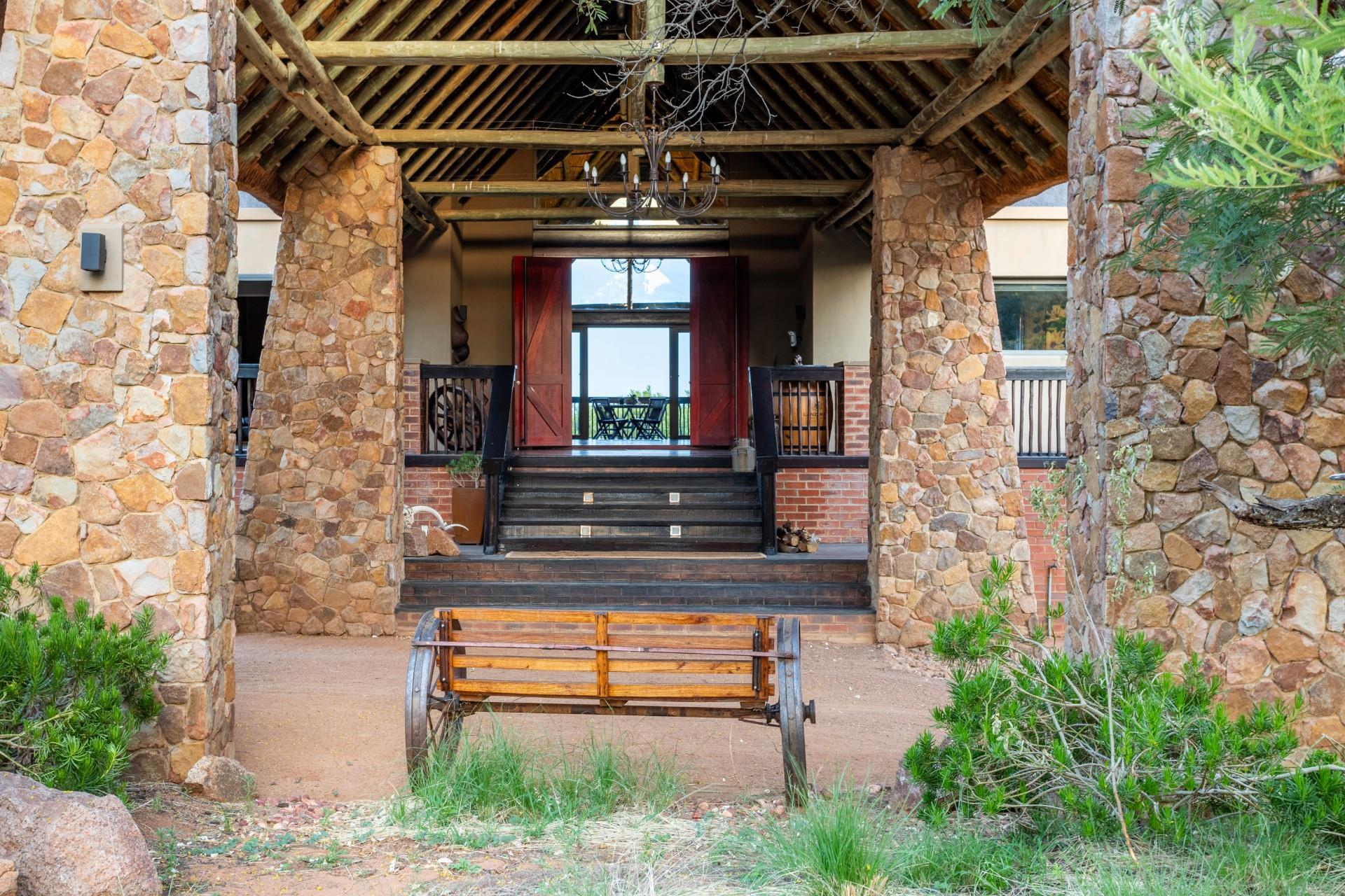 Vaalkop Dam's Crown Jewel: A Luxury Bush Lodge — photograph 5