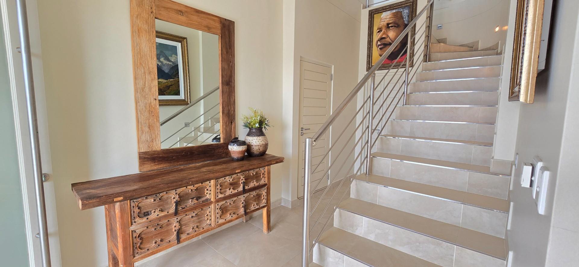 House in Knysna, Western Cape, South Africa — photograph 1