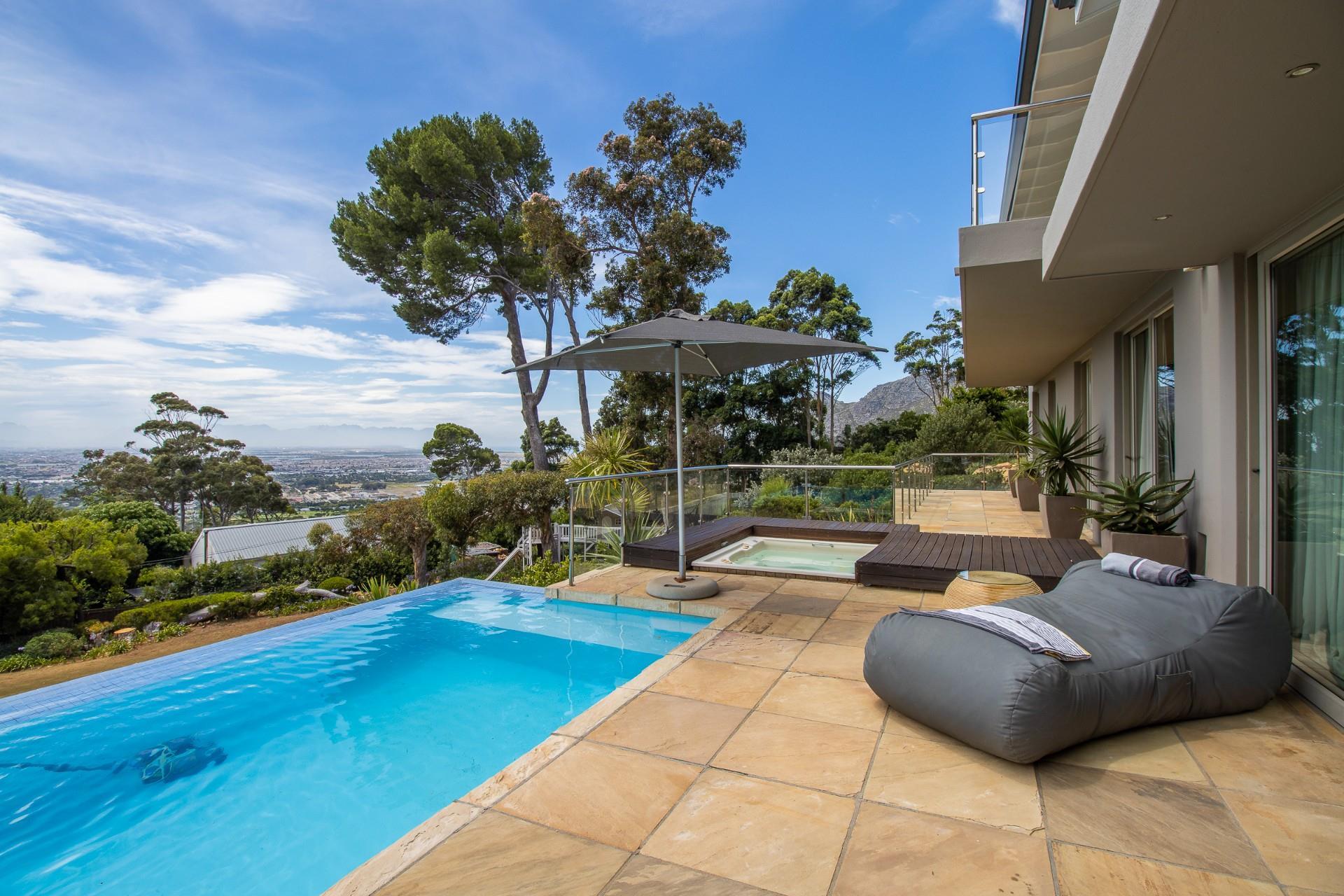 House in Cape Town, Western Cape, South Africa — photograph 4