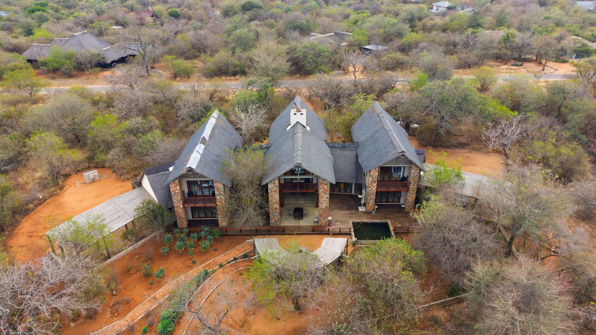 Hoedspruit Wildlife Estate Thatch Lodge — photograph 3