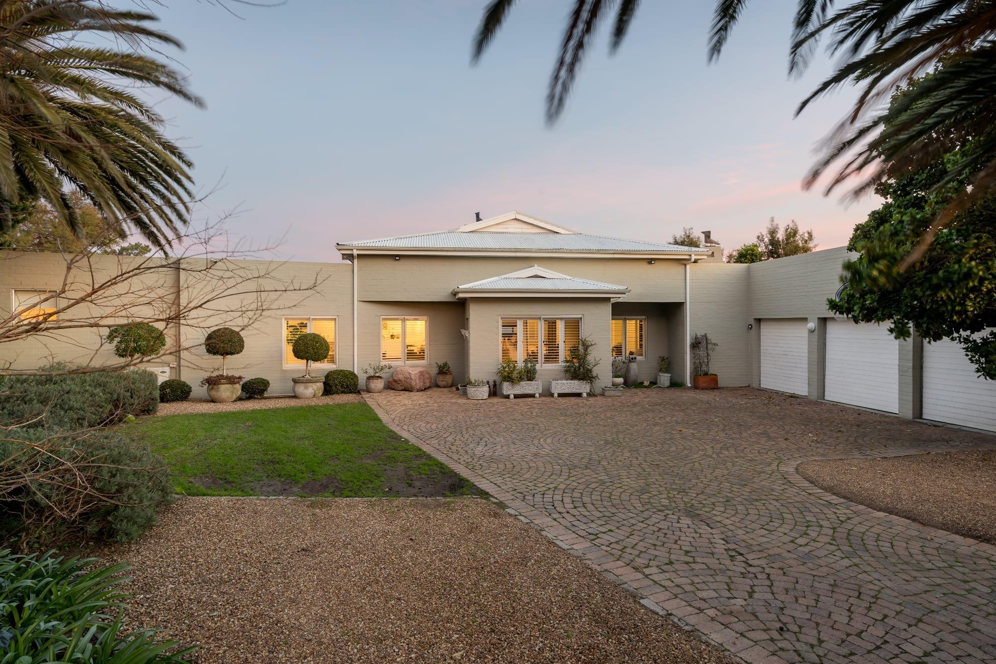 House in Somerset West, Western Cape, South Africa — photograph 1