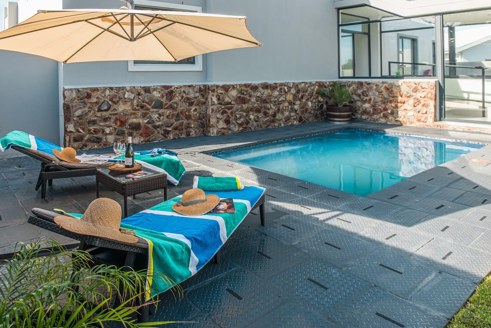 Four-Star Guesthouse in Sandbaai — photograph 2