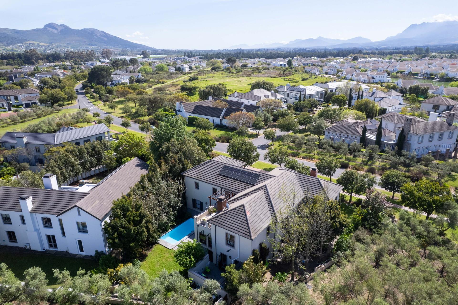 House in Paarl, Western Cape, South Africa — photograph 1