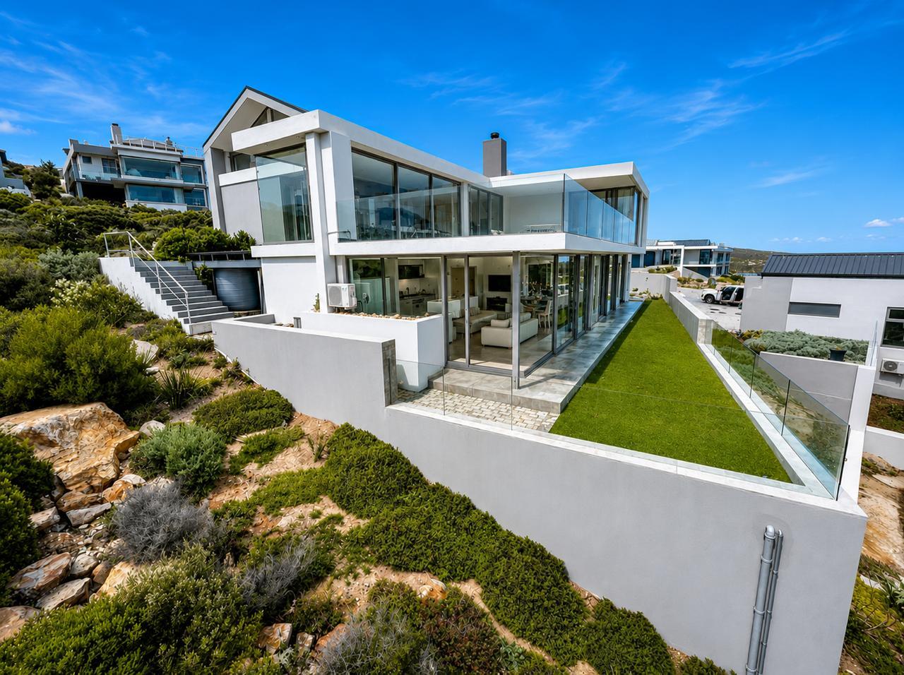 House in Mossel Bay, Western Cape, South Africa — photograph 1
