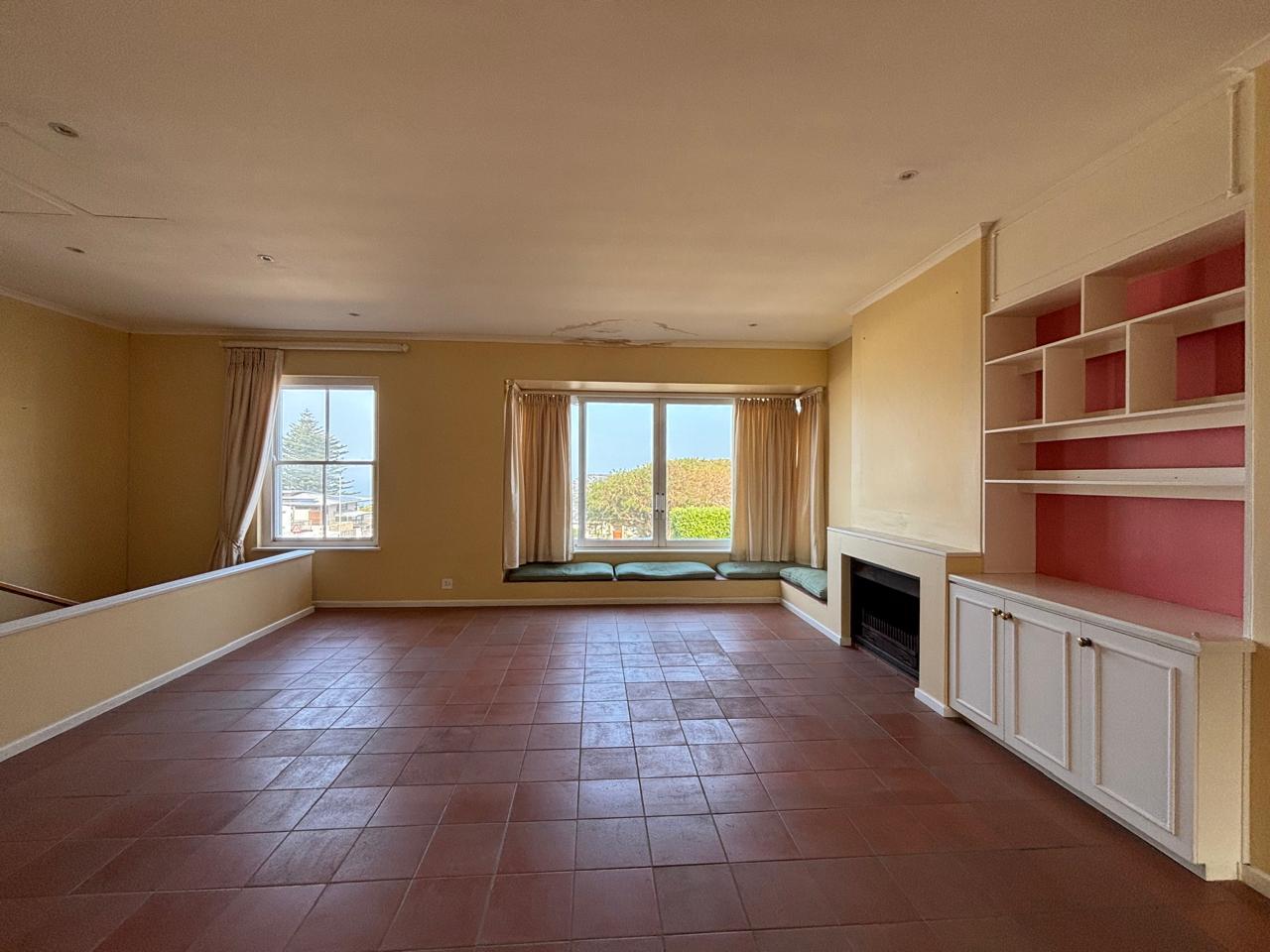 Four-Stand Sea-View Voelklip Home — photograph 4