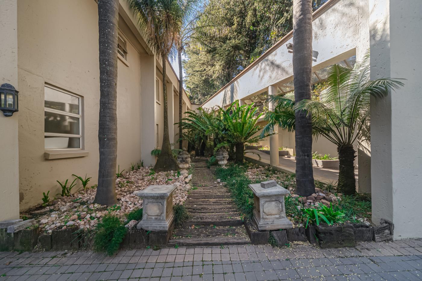 House in Sandton, Gauteng, South Africa — photograph 4