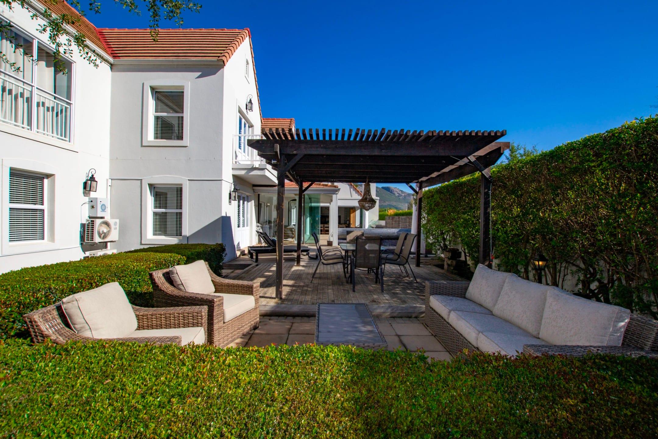 House in Paarl, Western Cape, South Africa — photograph 1