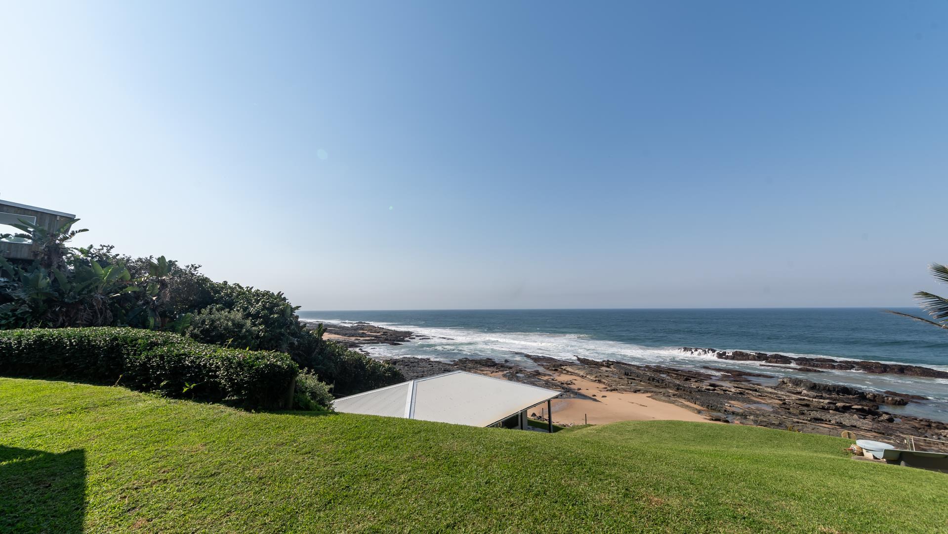 Two Beachfront Houses in Sheffield Beach — photograph 2