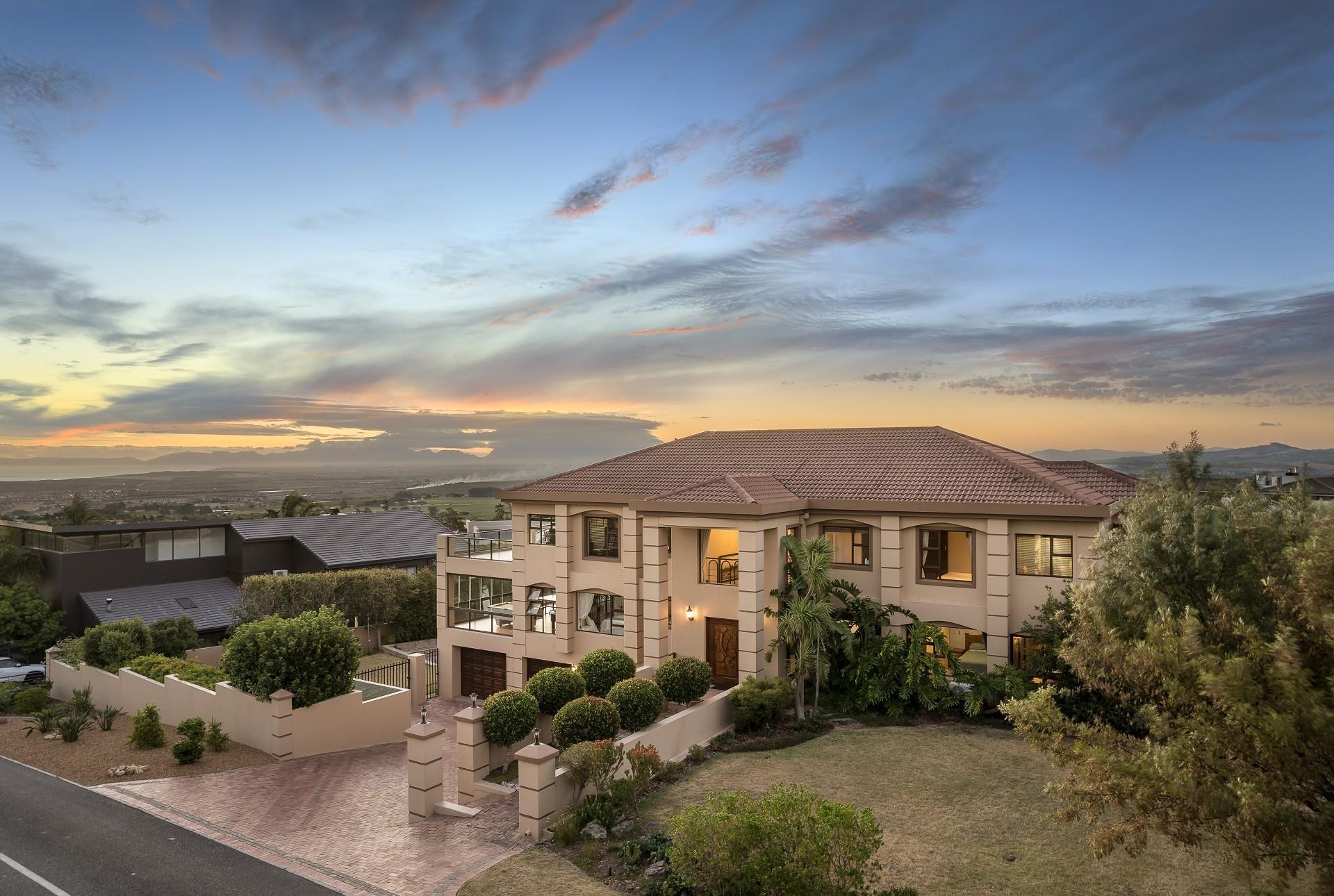 House in Somerset West, Western Cape, South Africa — photograph 2