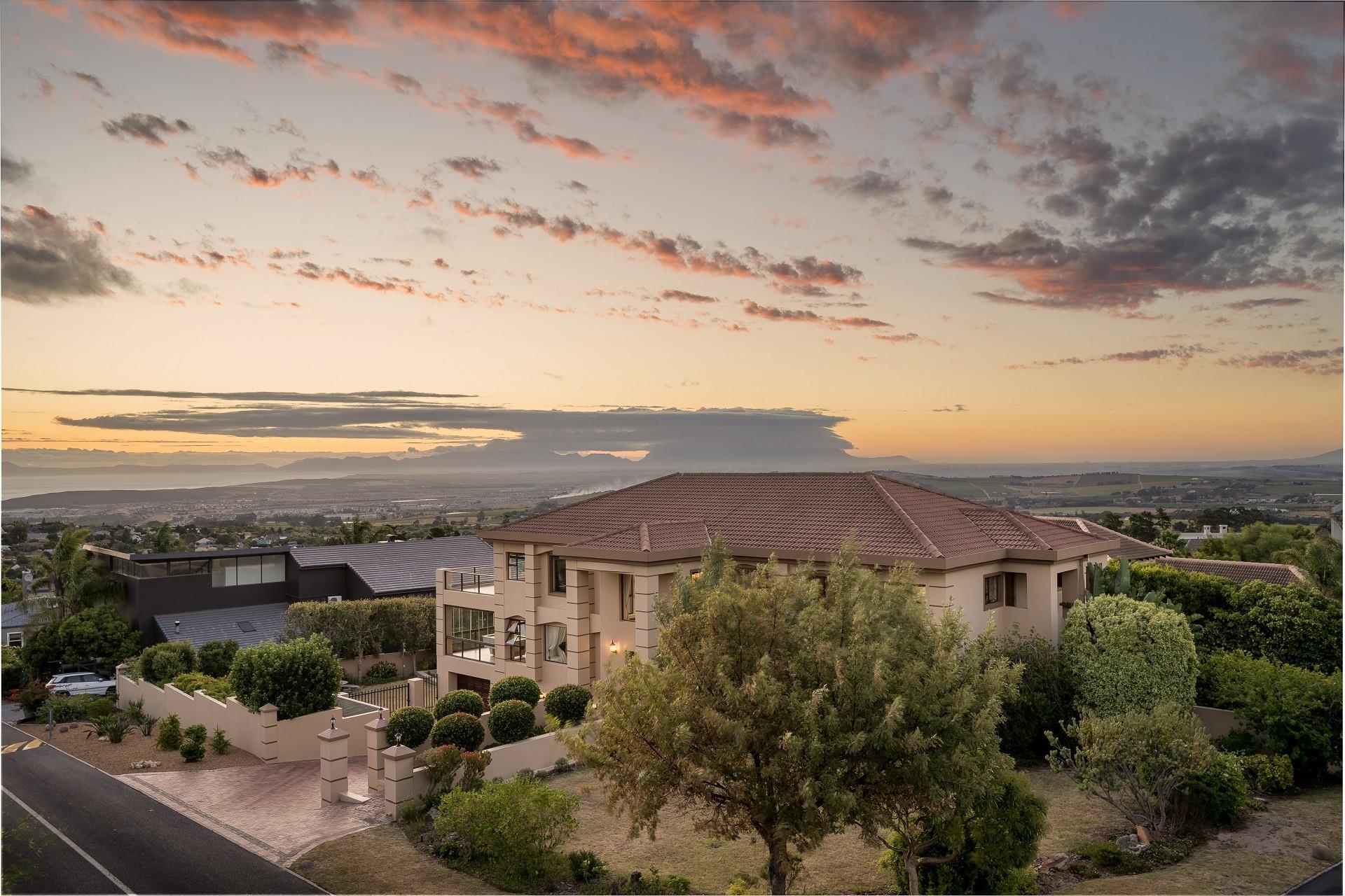 House in Somerset West, Western Cape, South Africa — photograph 3