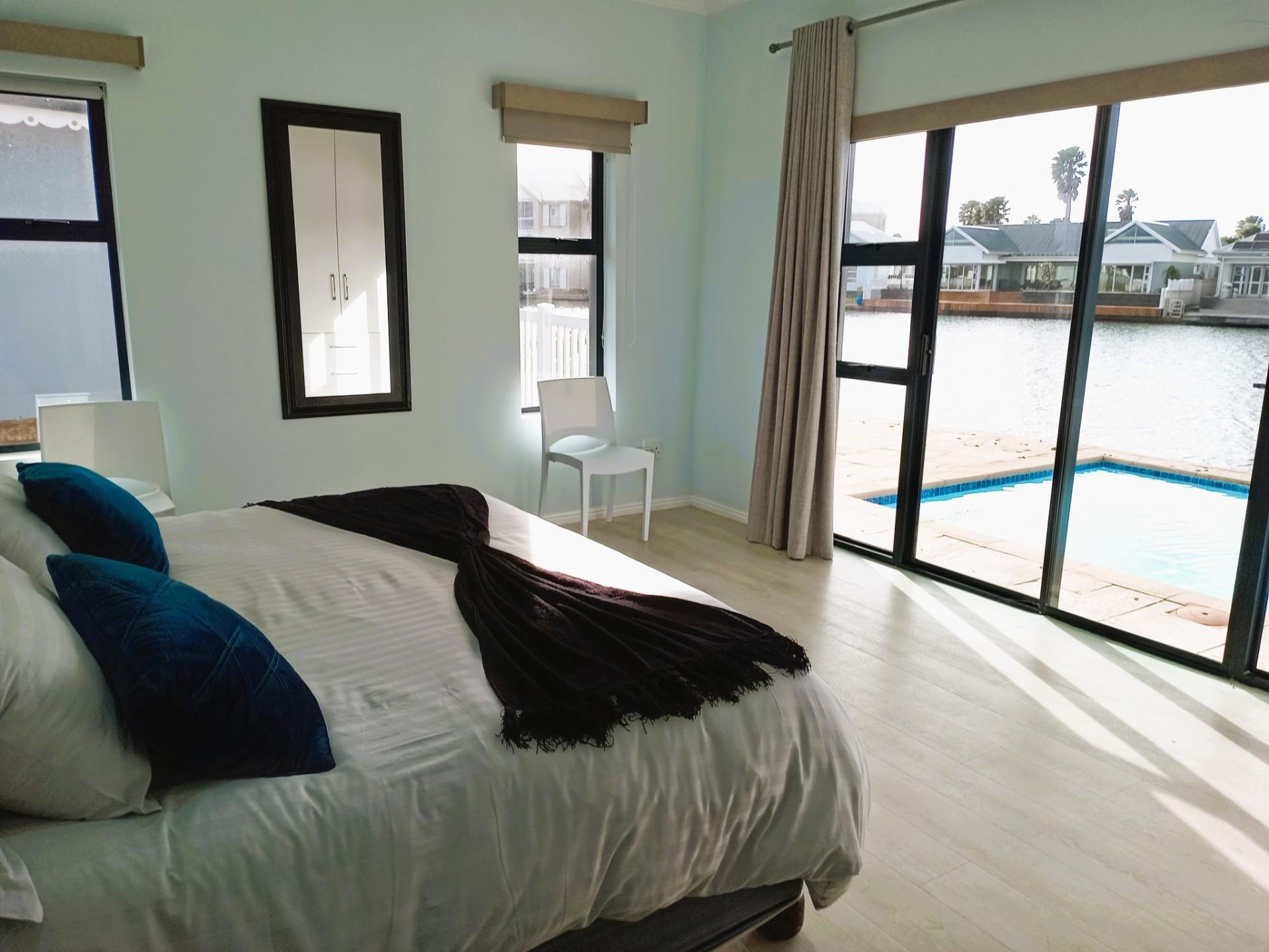 3 Properties, 110m Waterfront, Furniture, Kombi & Boat – All in One Package!<br/> — photograph 2