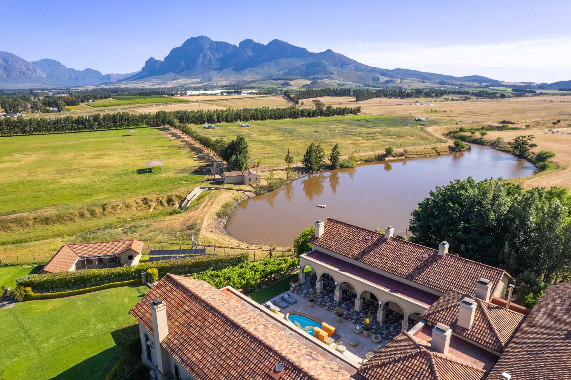 House in Paarl, Western Cape, South Africa — photograph 3