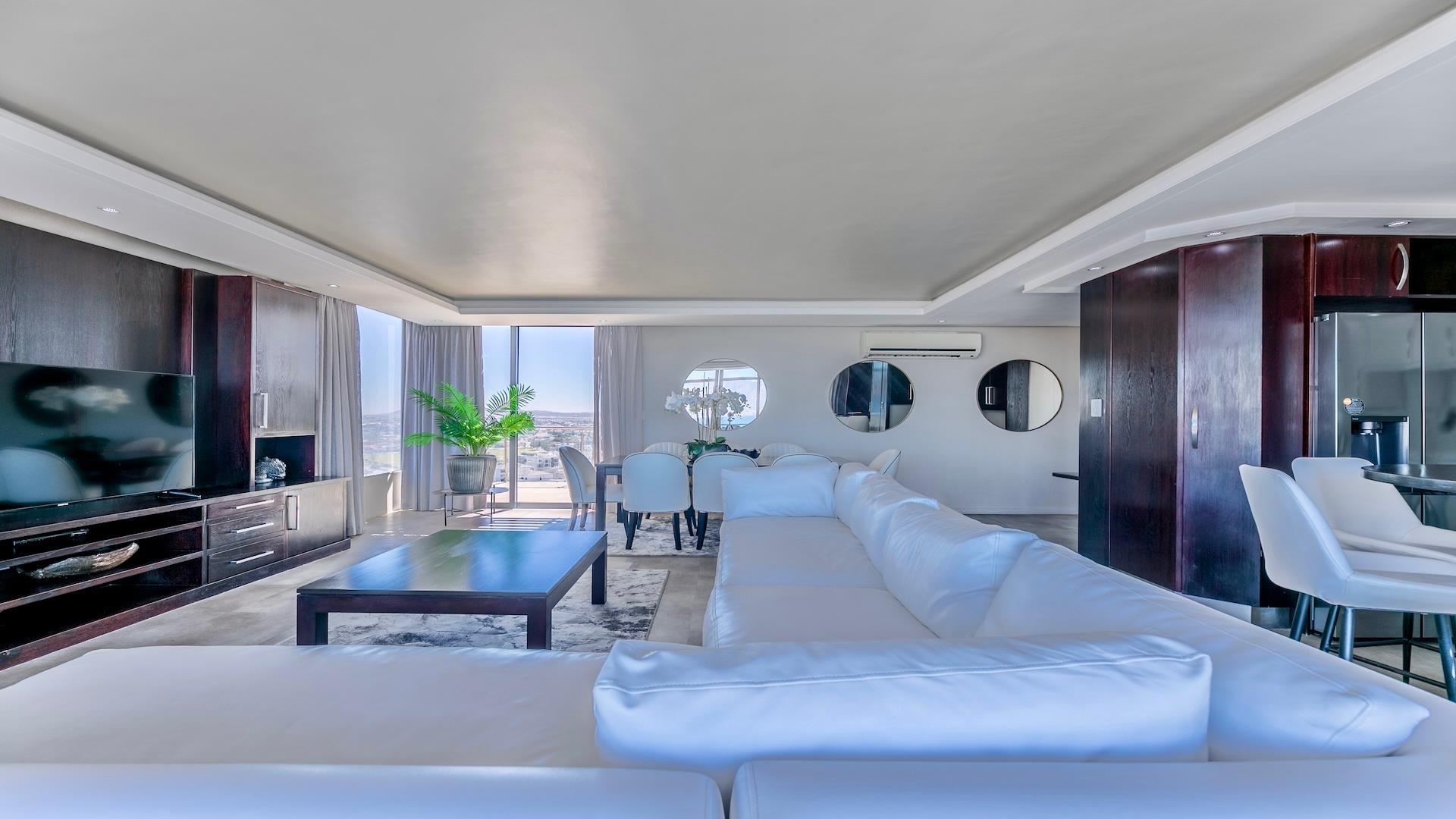 Beachfront Penthouse in Table View — photograph 5