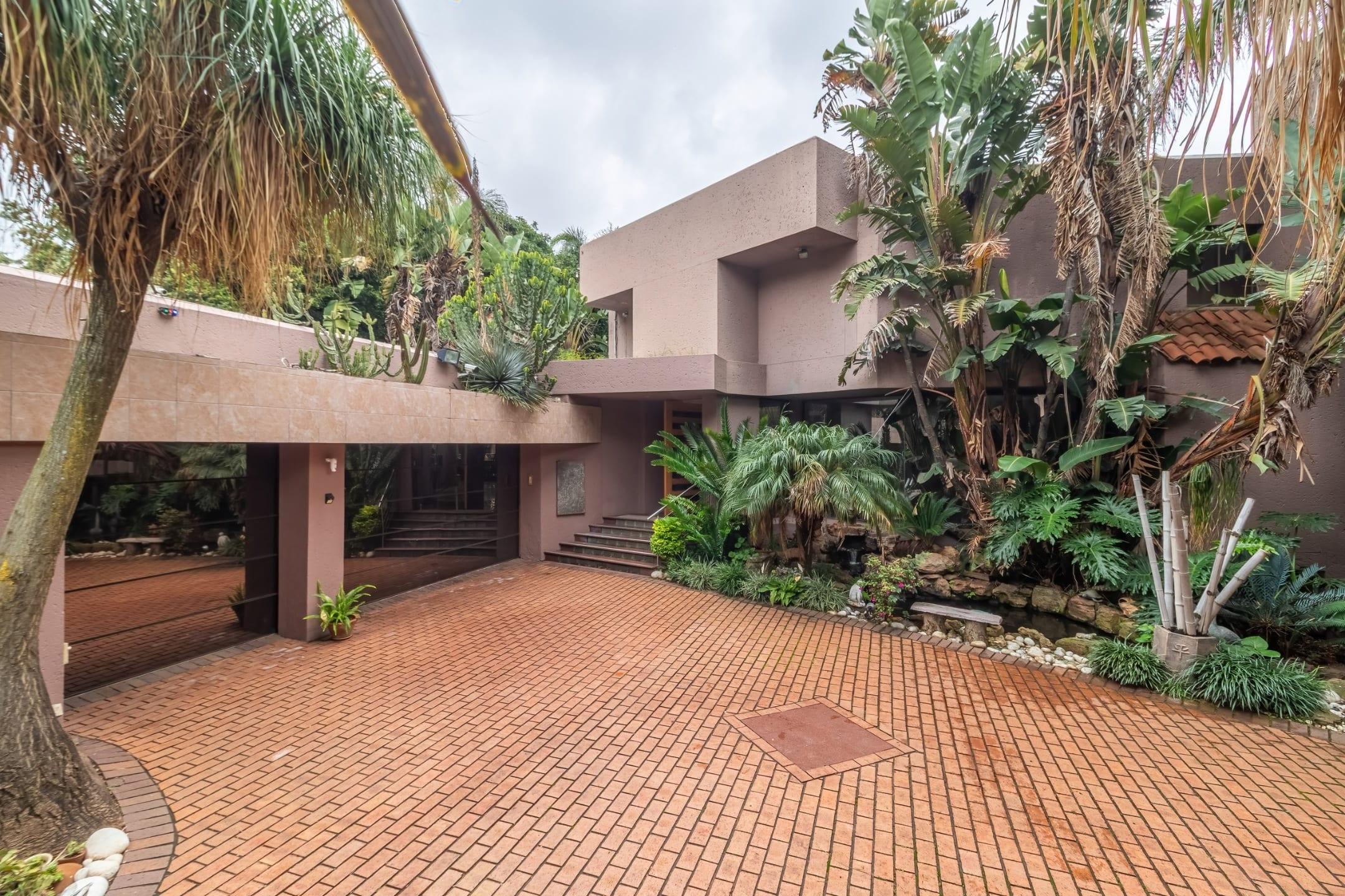 House in Bedfordview, Gauteng, South Africa — photograph 1