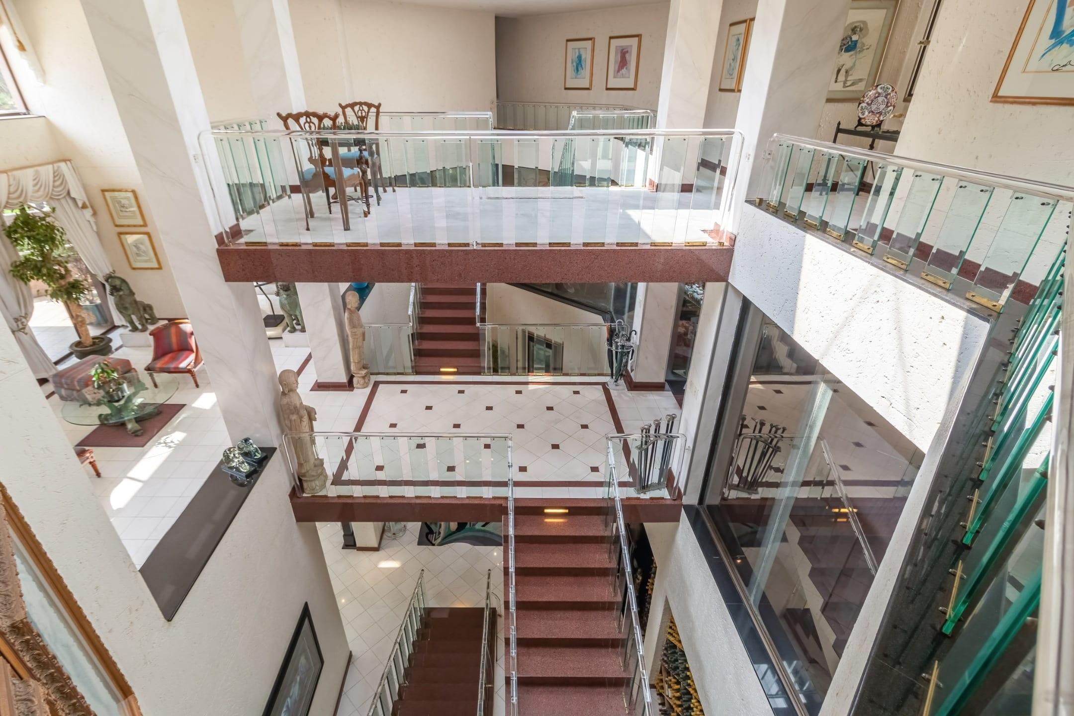 House in Bedfordview, Gauteng, South Africa — photograph 4