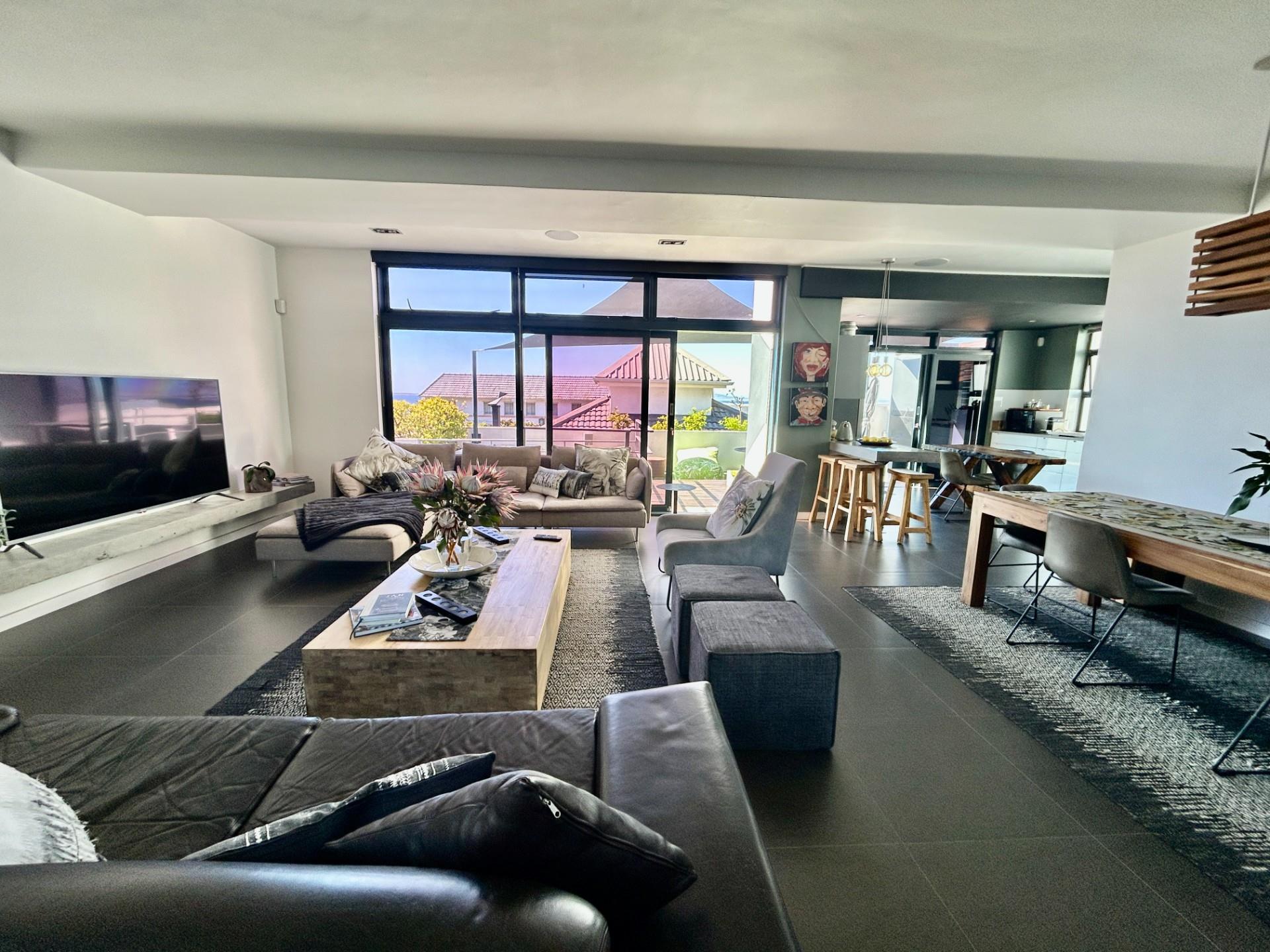 House in Cape Town, Western Cape, South Africa — photograph 4