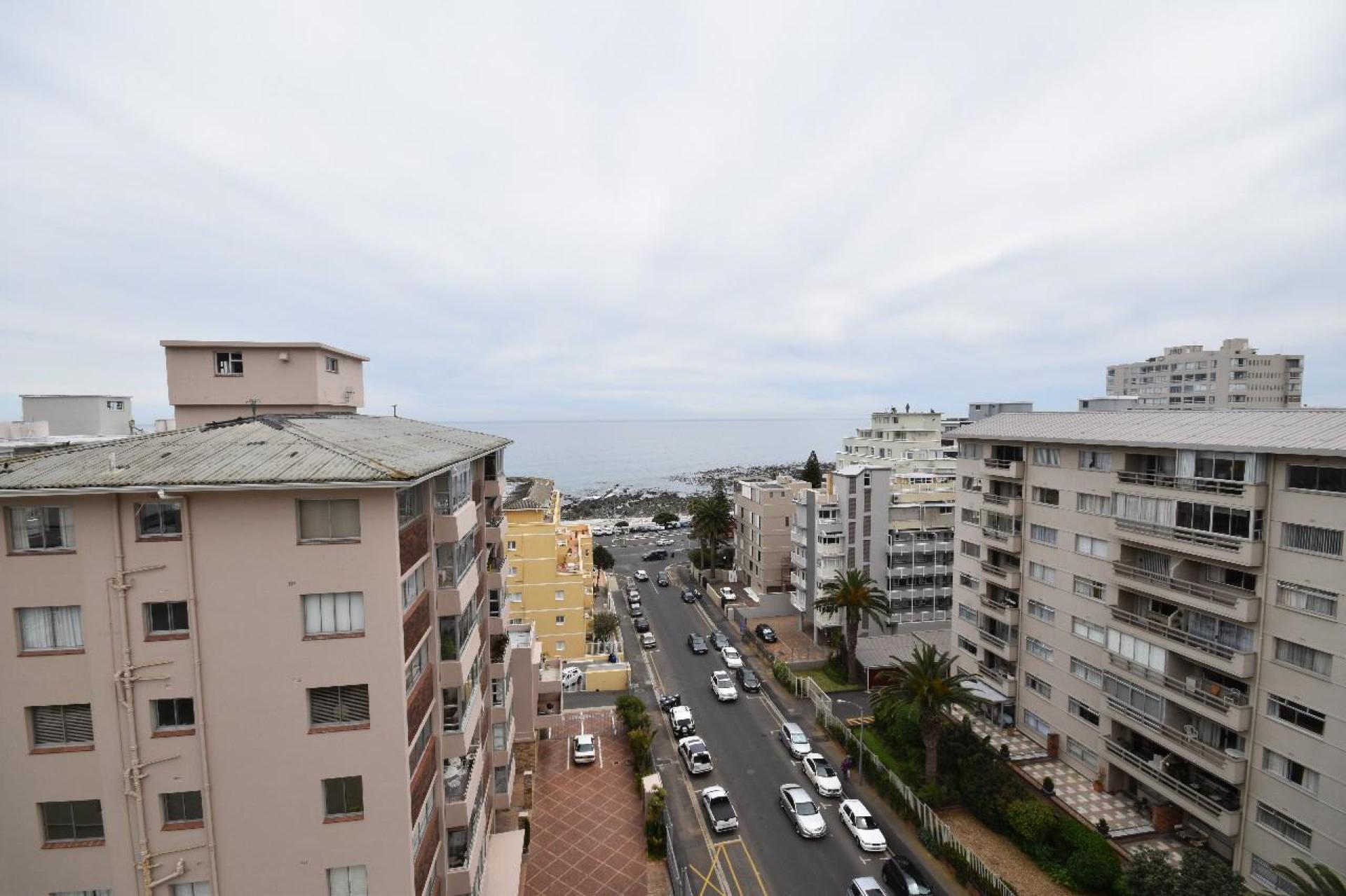 Immaculate full-frontage penthouse apartment — photograph 3