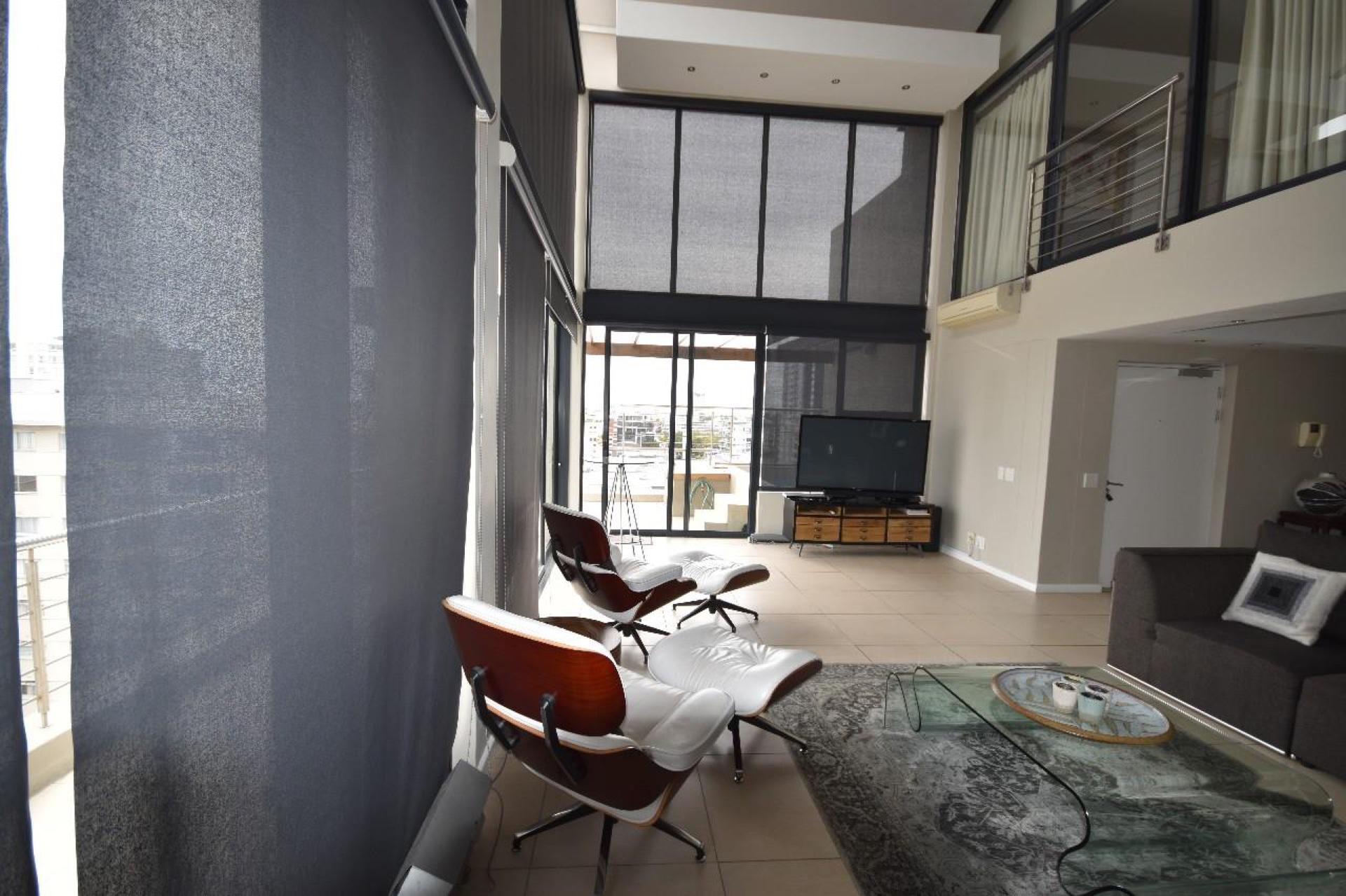 Immaculate full-frontage penthouse apartment — photograph 4