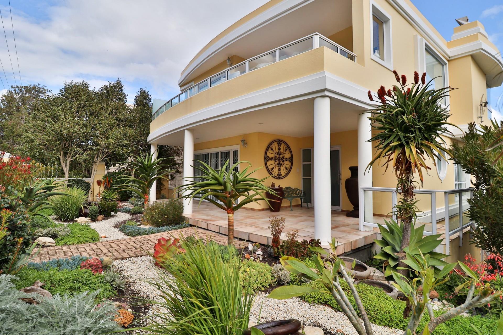 House in Hermanus, Western Cape, South Africa — photograph 1