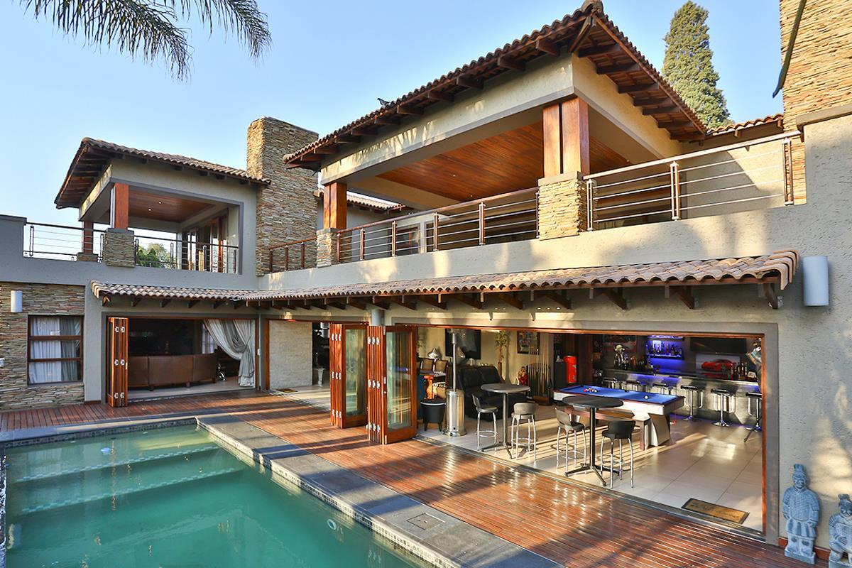 House in Bedfordview, Gauteng, South Africa — photograph 1