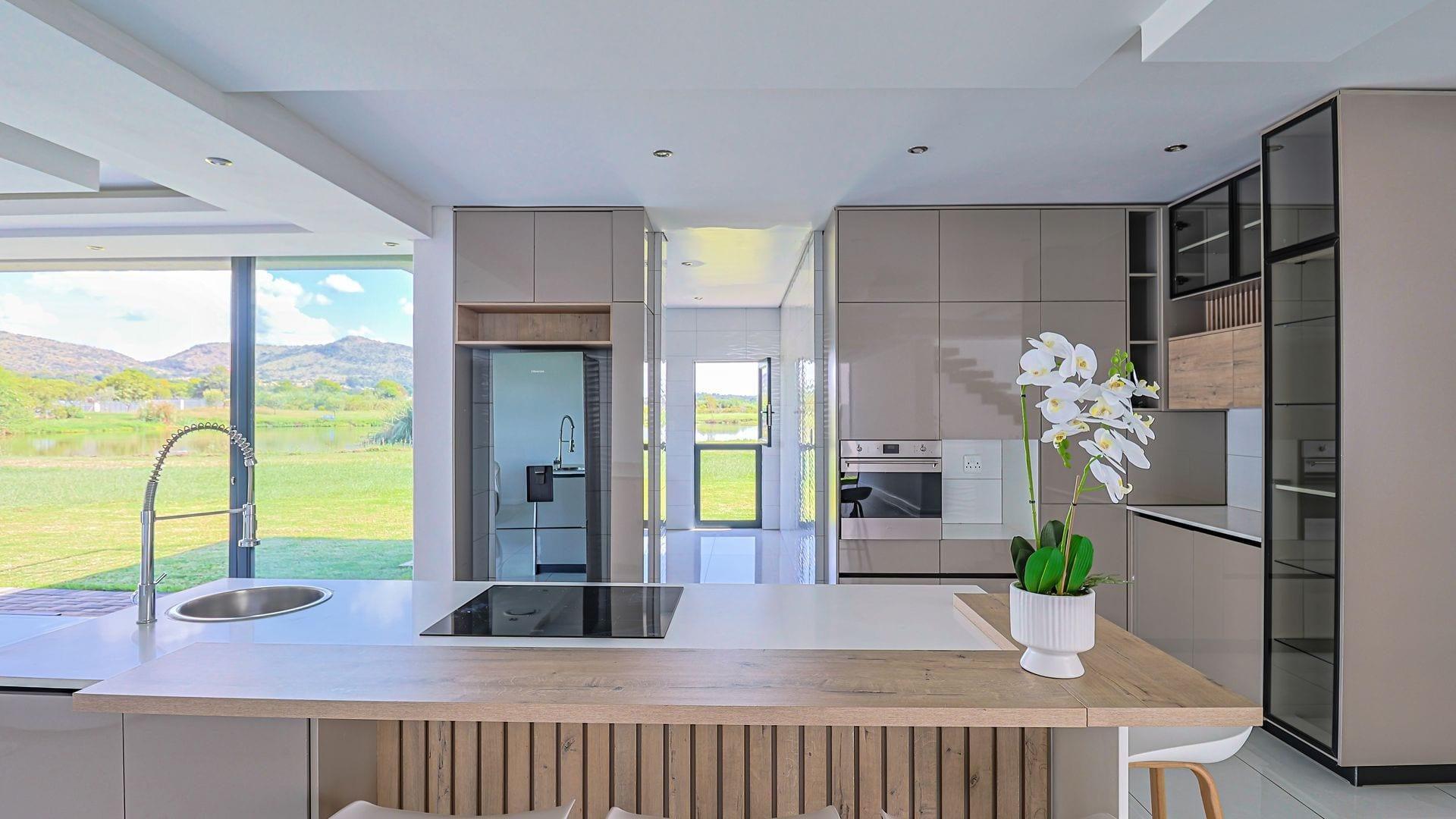House in Hartbeespoort, North West, South Africa — photograph 4