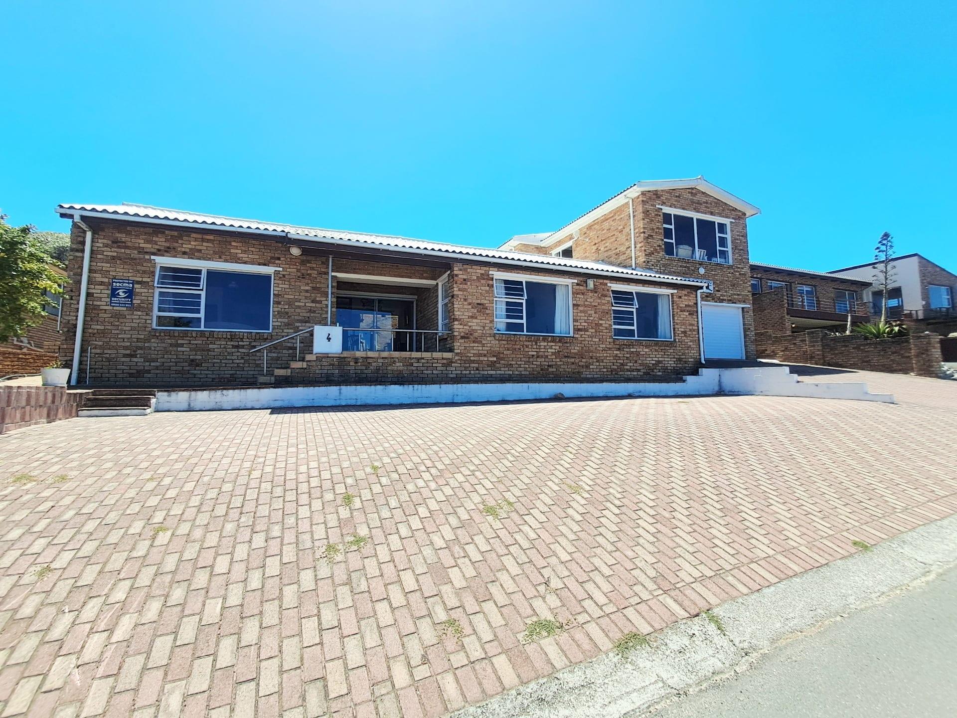 House in Gansbaai, Western Cape, South Africa — photograph 1