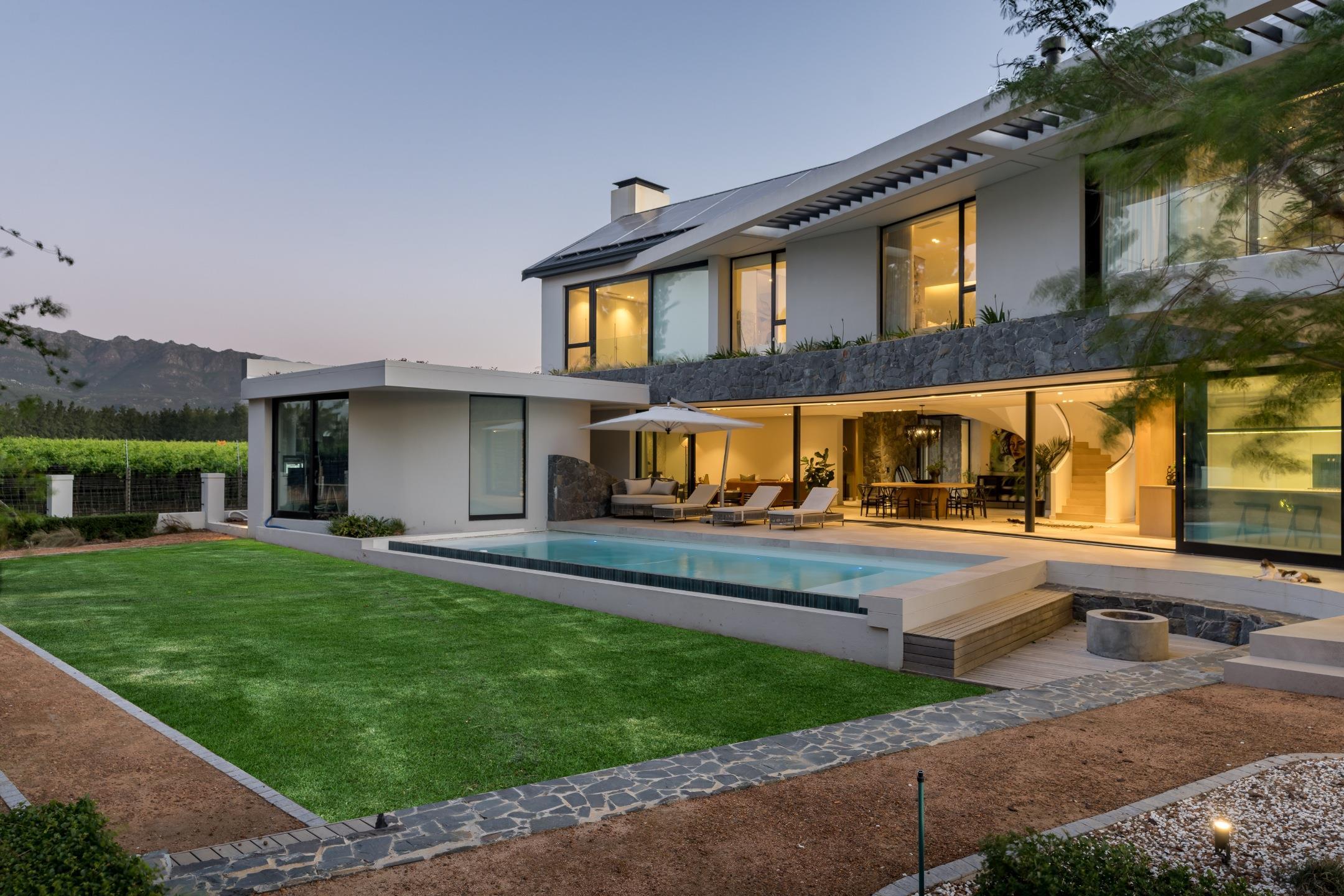 House in Paarl, Western Cape, South Africa — photograph 2