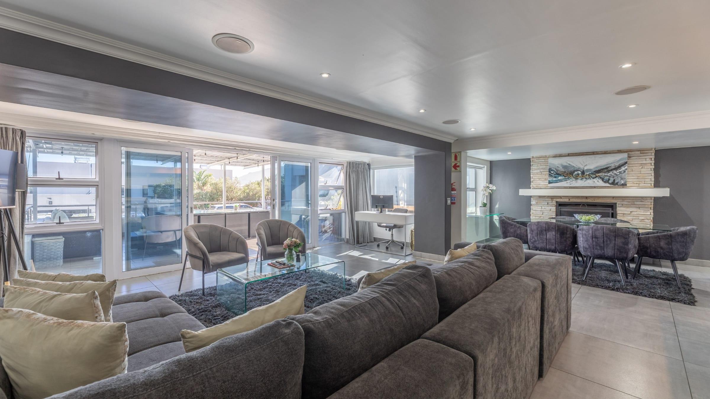 Apartment in Cape Town, Western Cape, South Africa — photograph 2