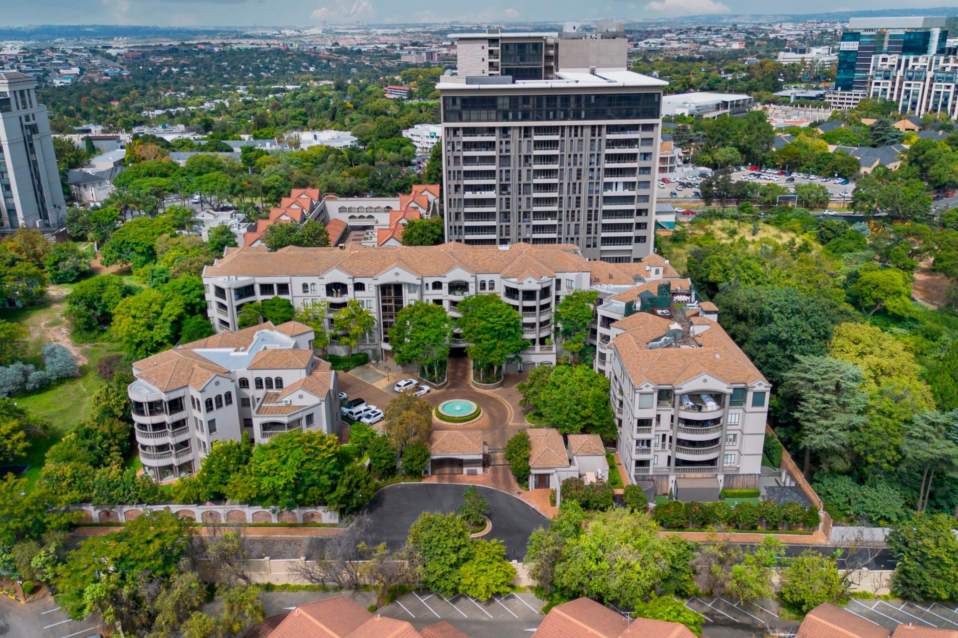 Benmore Gardens Four-Bed Penthouse — photograph 2