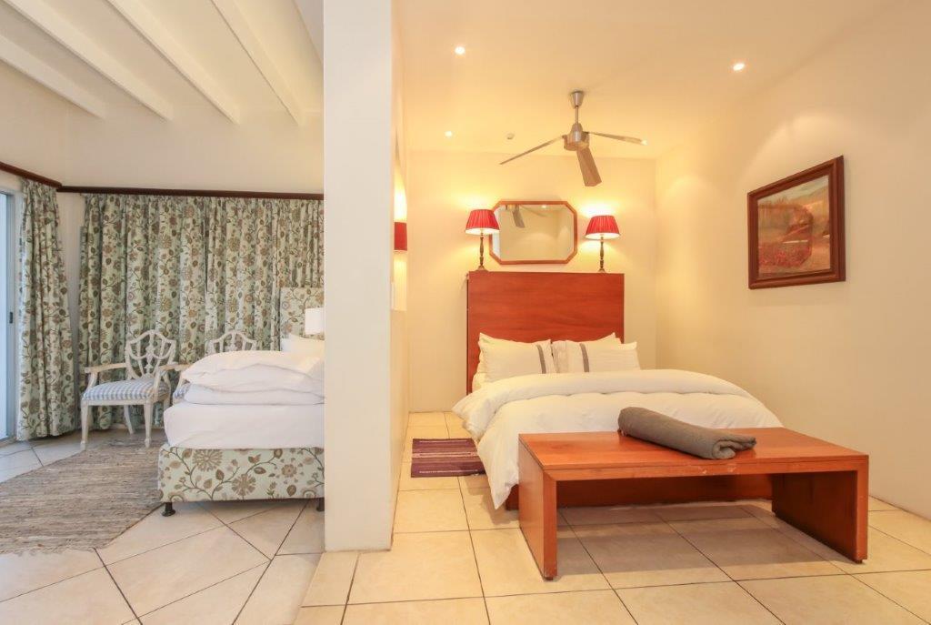 Stunning beachfront guesthouse — photograph 3