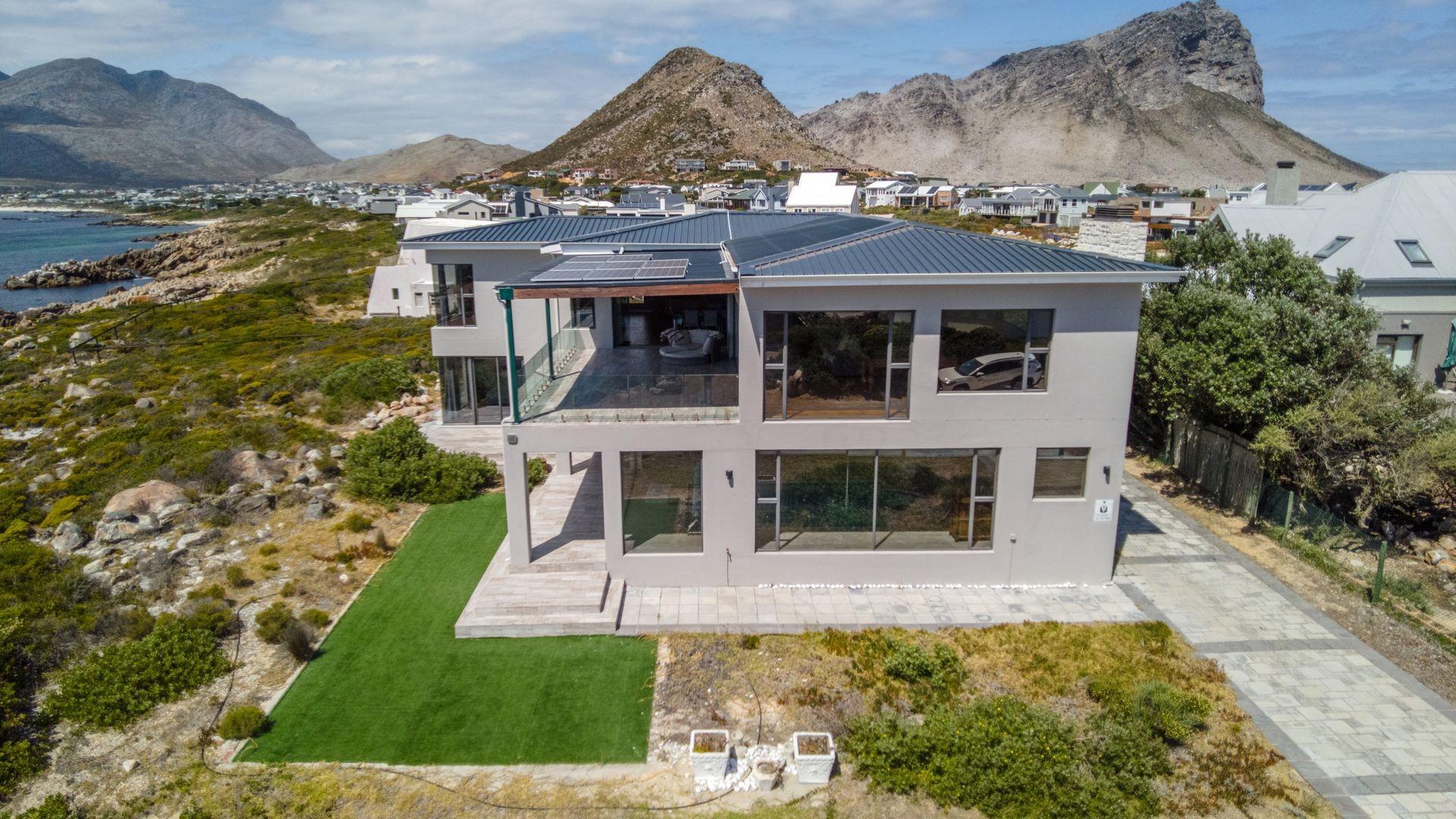House in Pringle Bay, Western Cape, South Africa — photograph 1