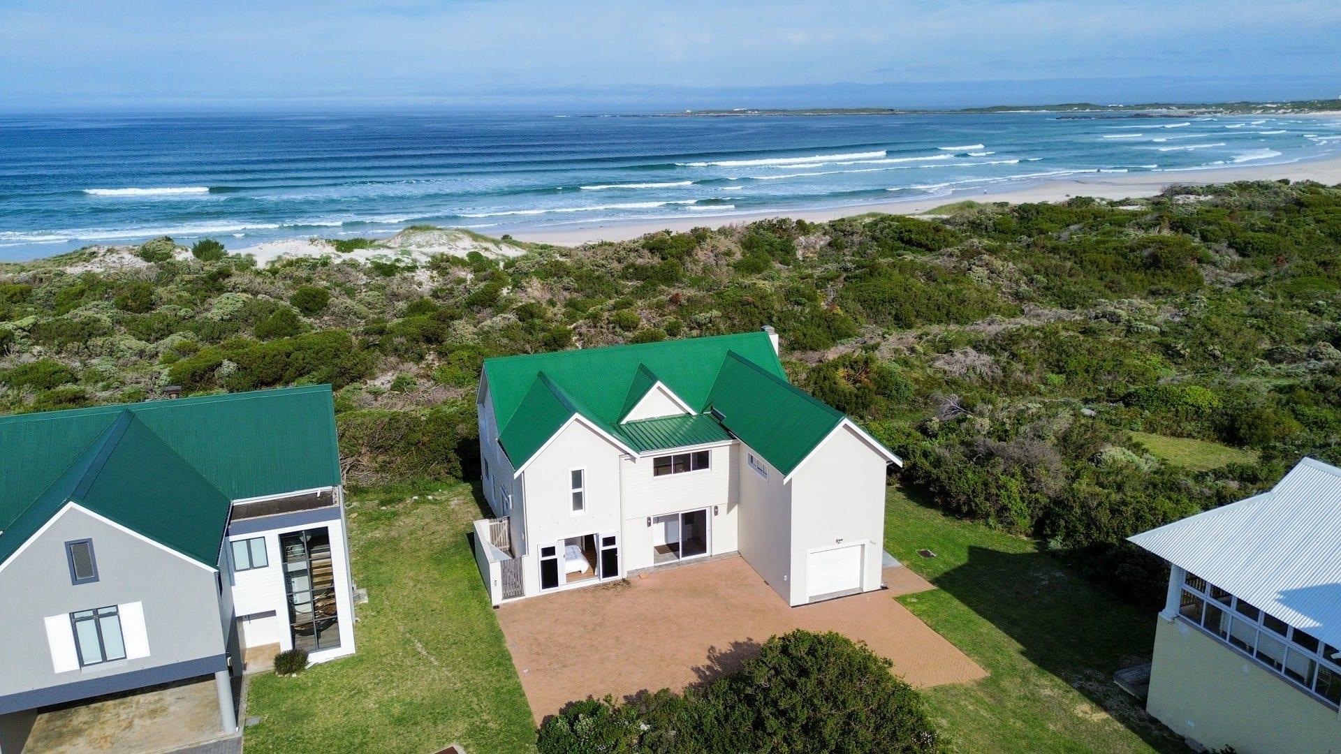 Panoramic Coastal Living by Silversands — photograph 4
