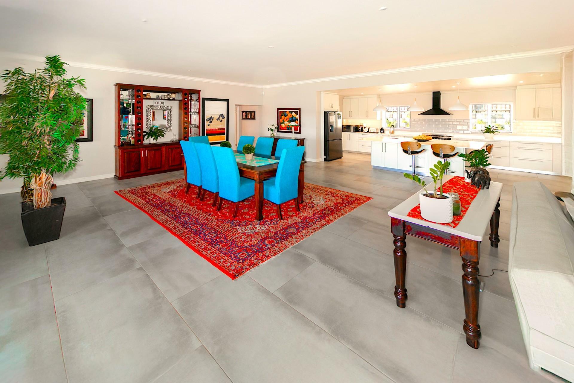 Stylish Knysna Home with Rooftop Views, Wine Cellar & Designer Finishes — photograph 5