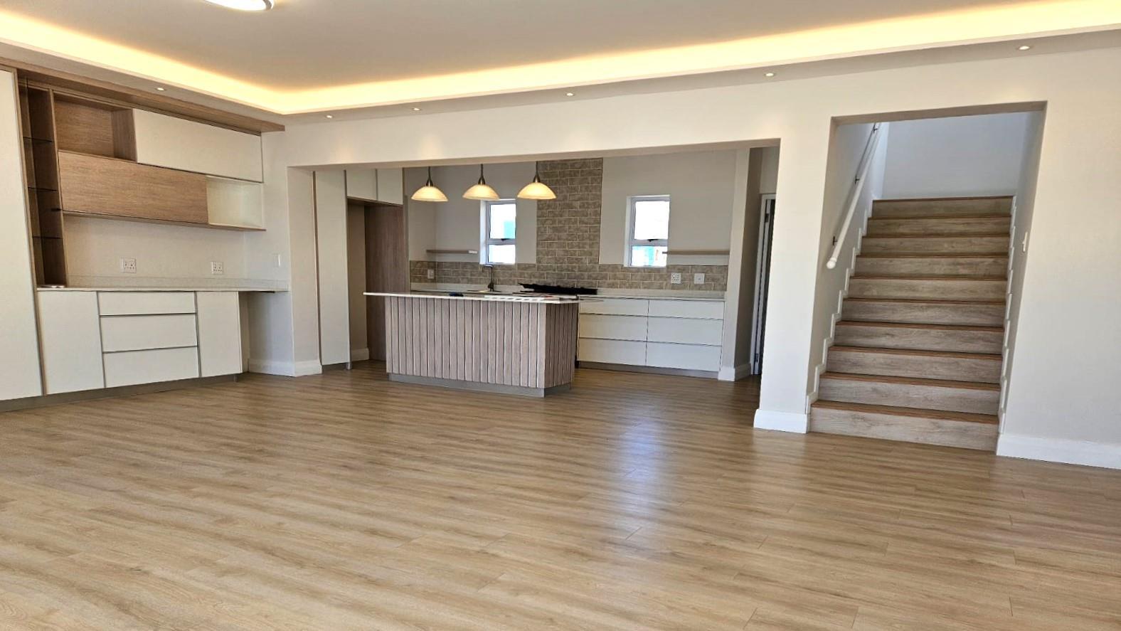 5 Bedroom House For Sale in Baron View — photograph 5