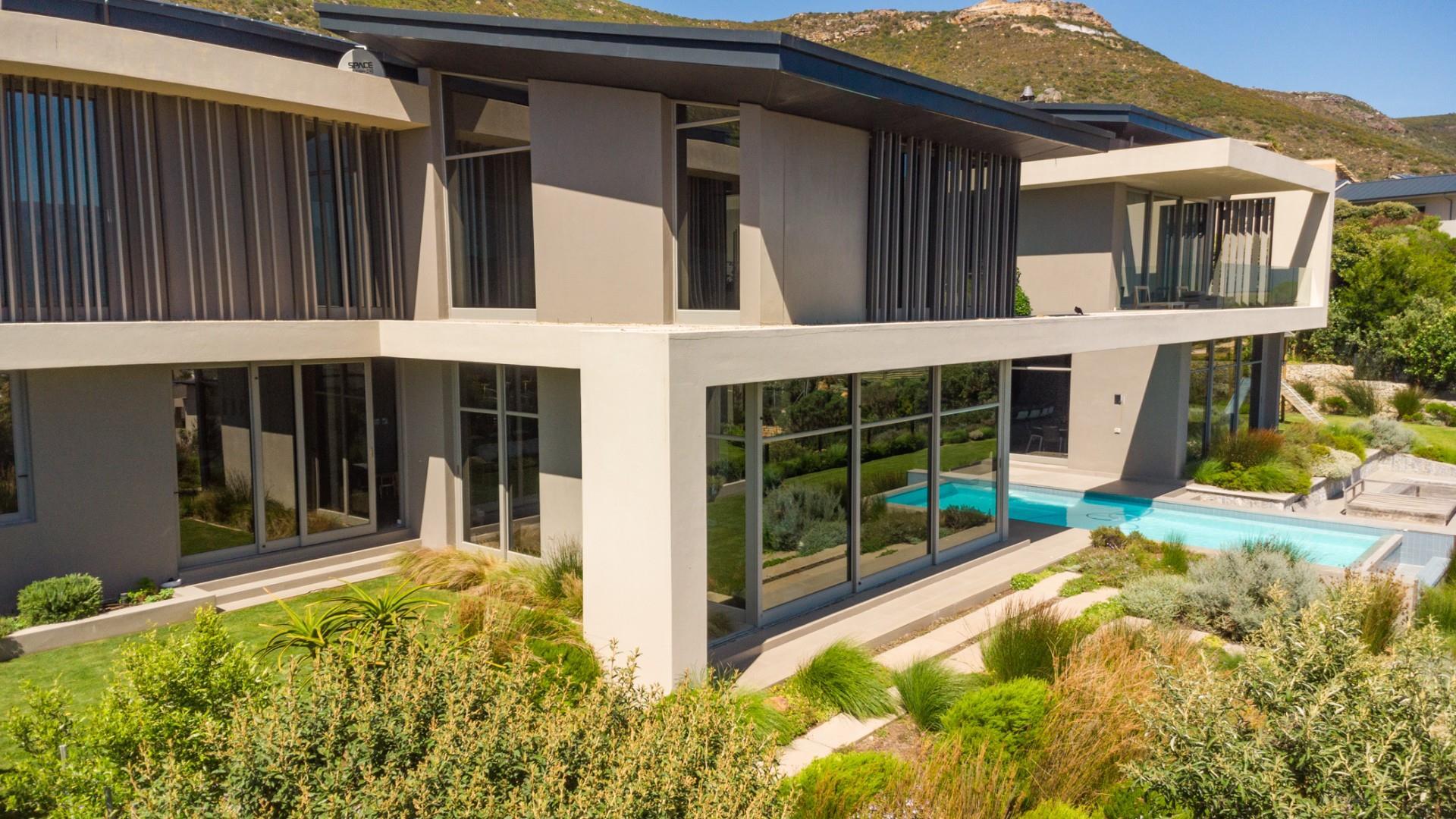 Luxury meets nature and design — photograph 5