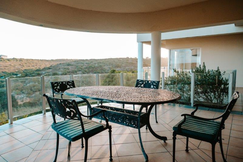 Exclusive Retreat with Ocean & River Views — photograph 5