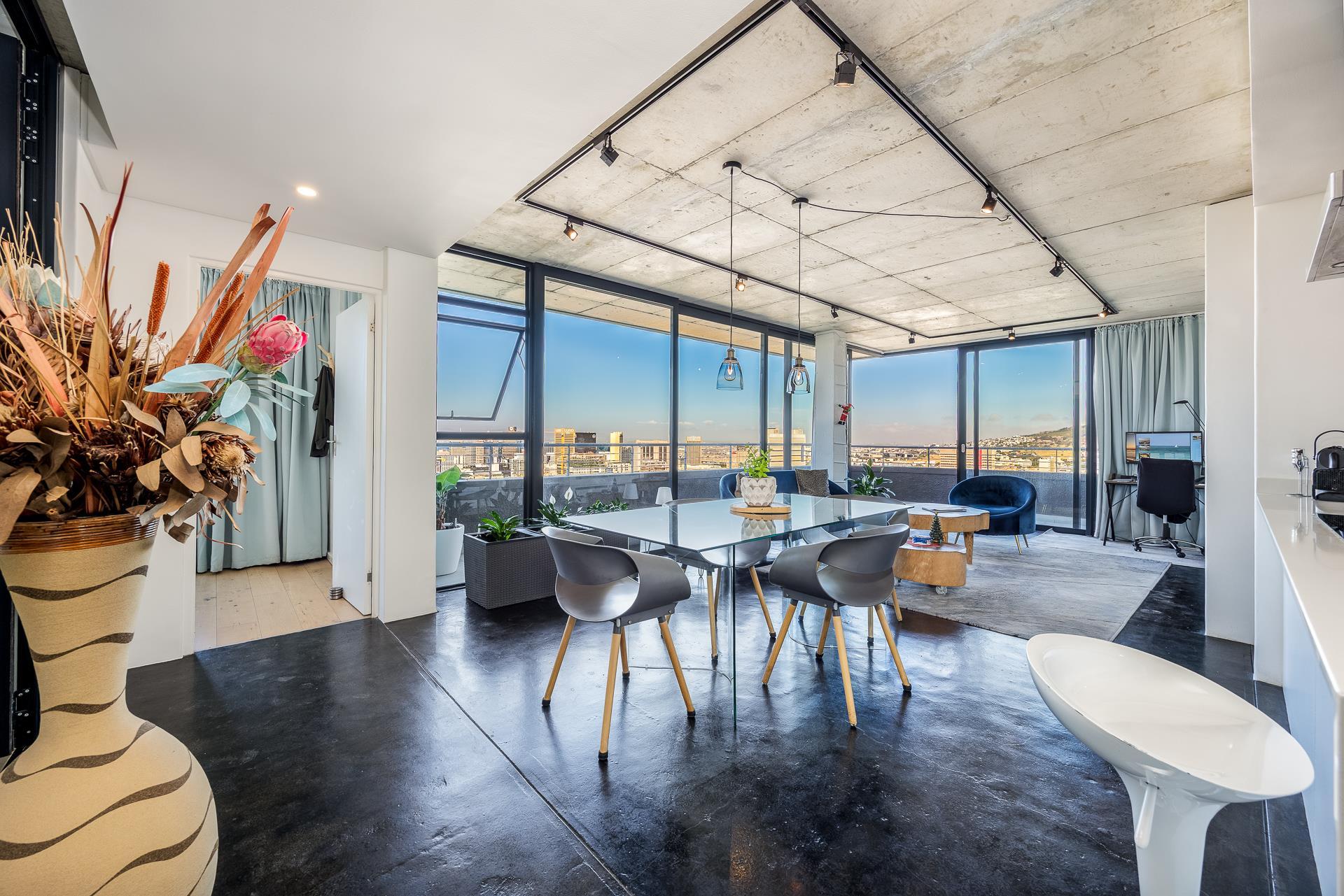 Apartment in Cape Town, Western Cape, South Africa — photograph 1