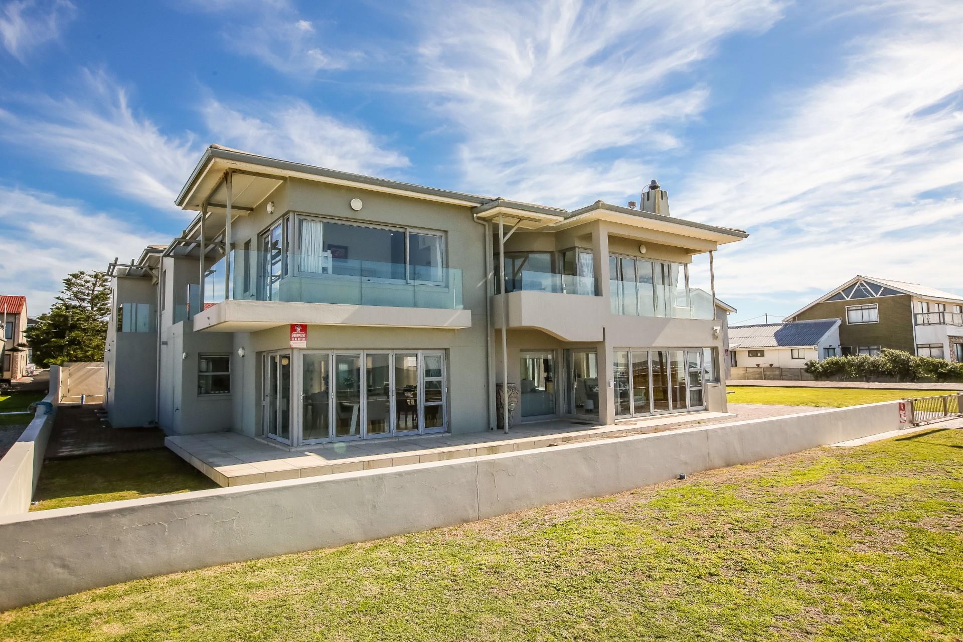 Masterpiece with Unrivaled Ocean Views — photograph 3