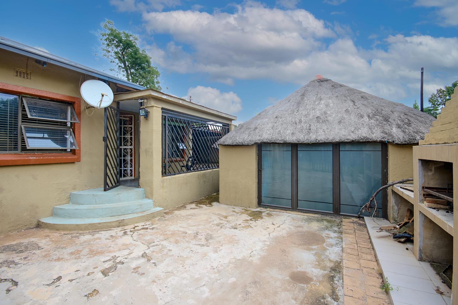 House for Sale in Georginia — photograph 2