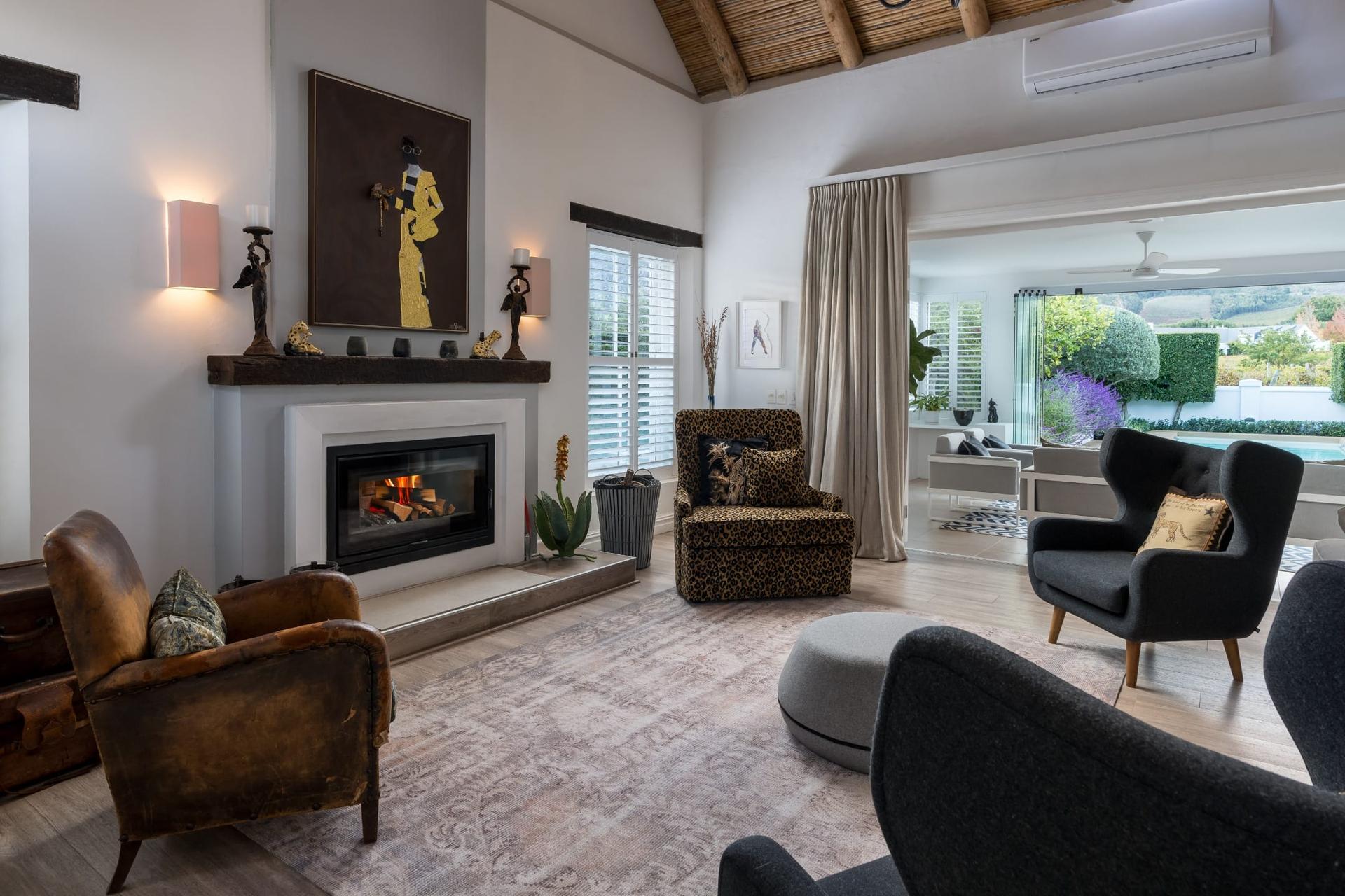 Timeless Estate Living with Vineyard Views and Absolute Privacy — photograph 5