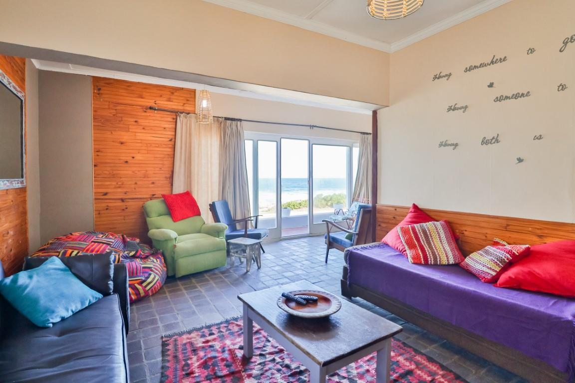 charming vacation home with alluring views — photograph 5