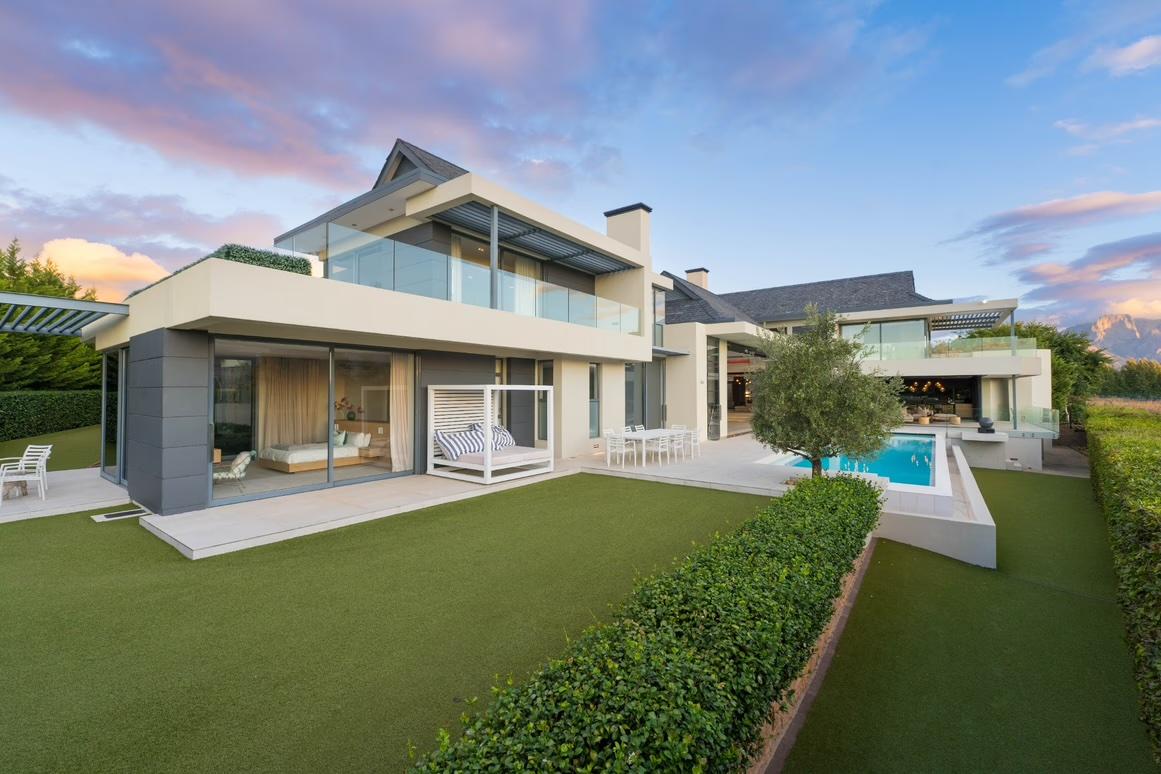 Infinity-Pool Residence in Pearl Valley — photograph 2