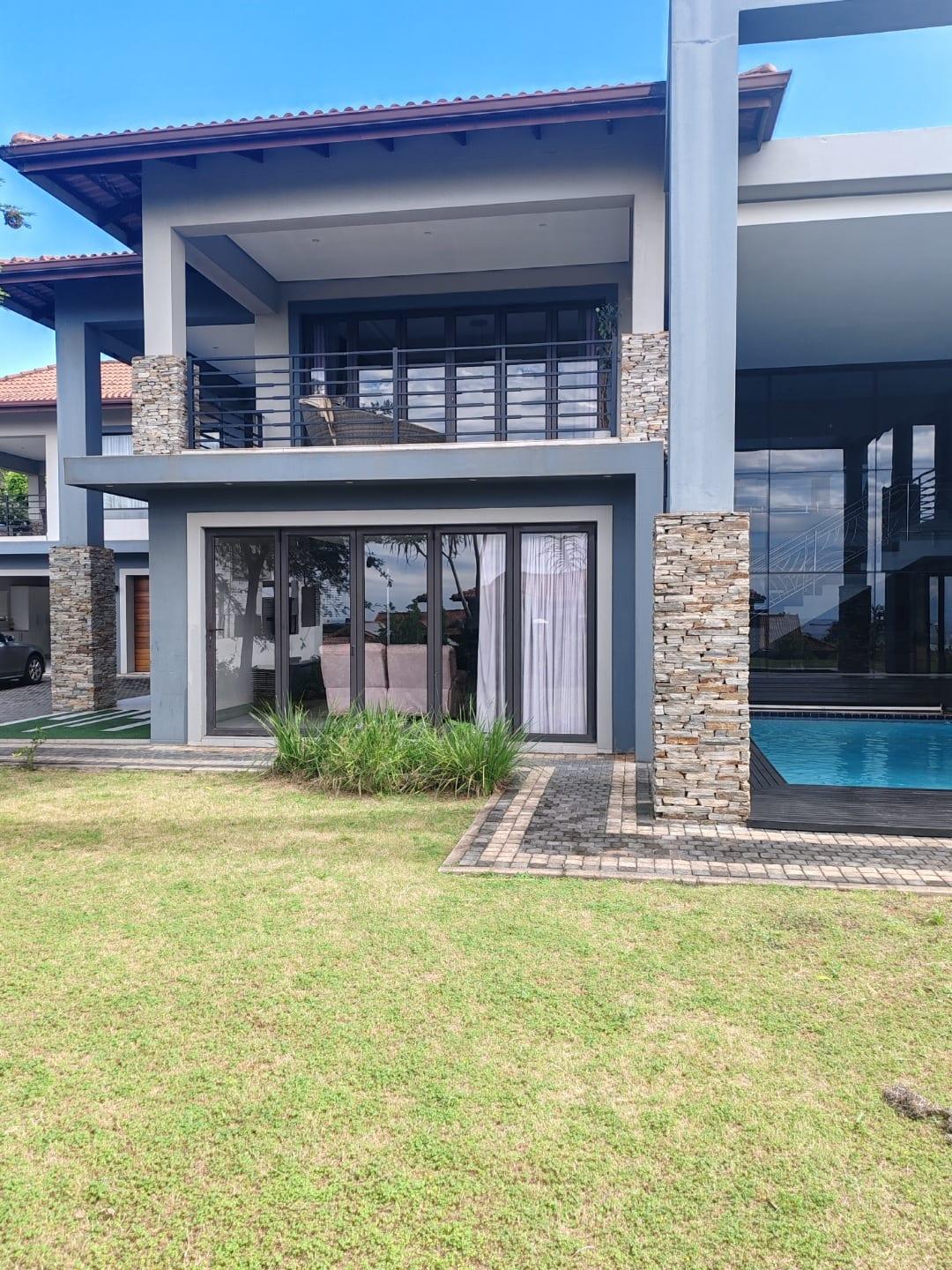 Contemporary Coastal Masterpiece With Ocean Views — photograph 4
