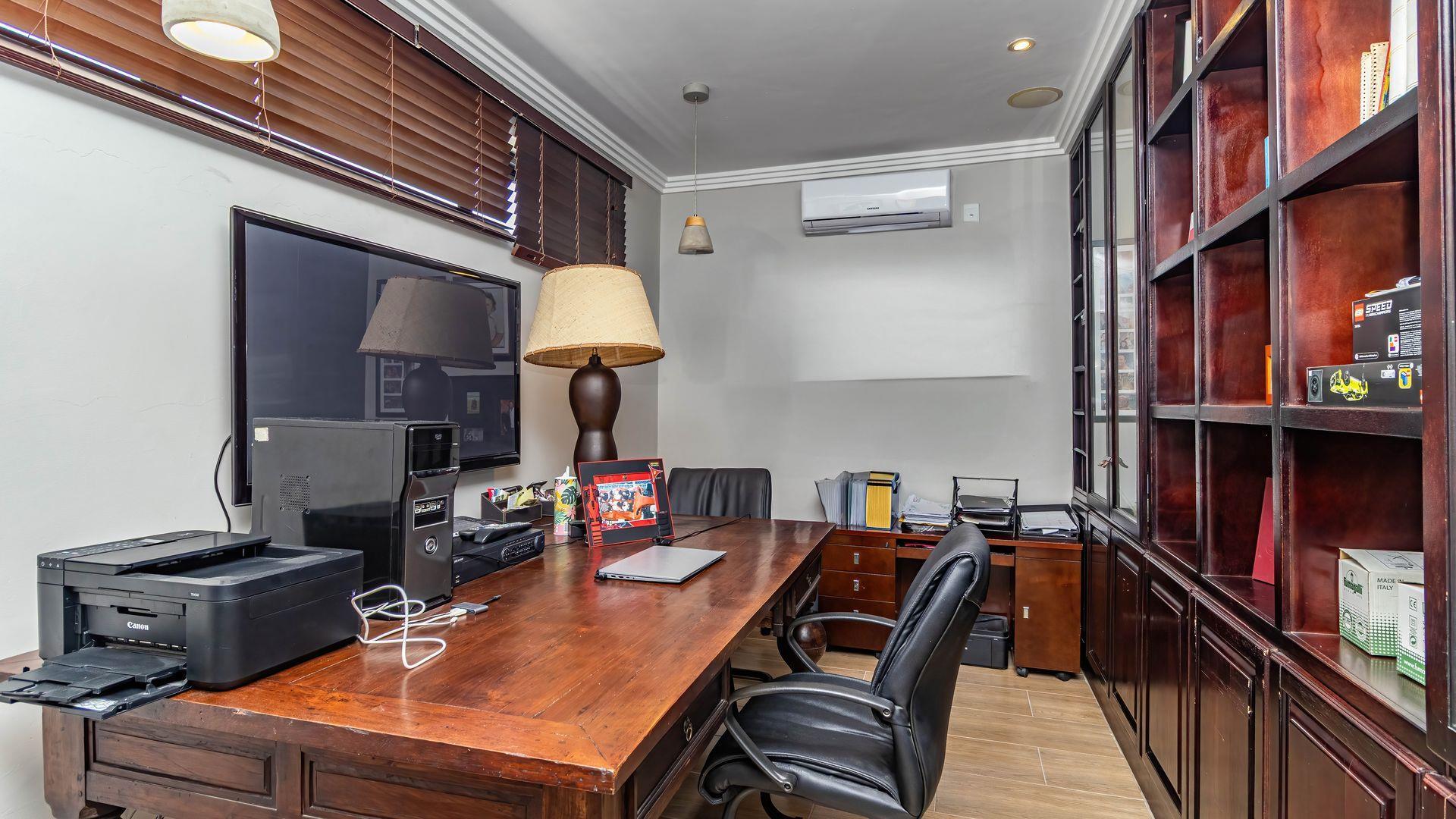Panoramic Ocean-View Luxury Home with Flatlet — photograph 4