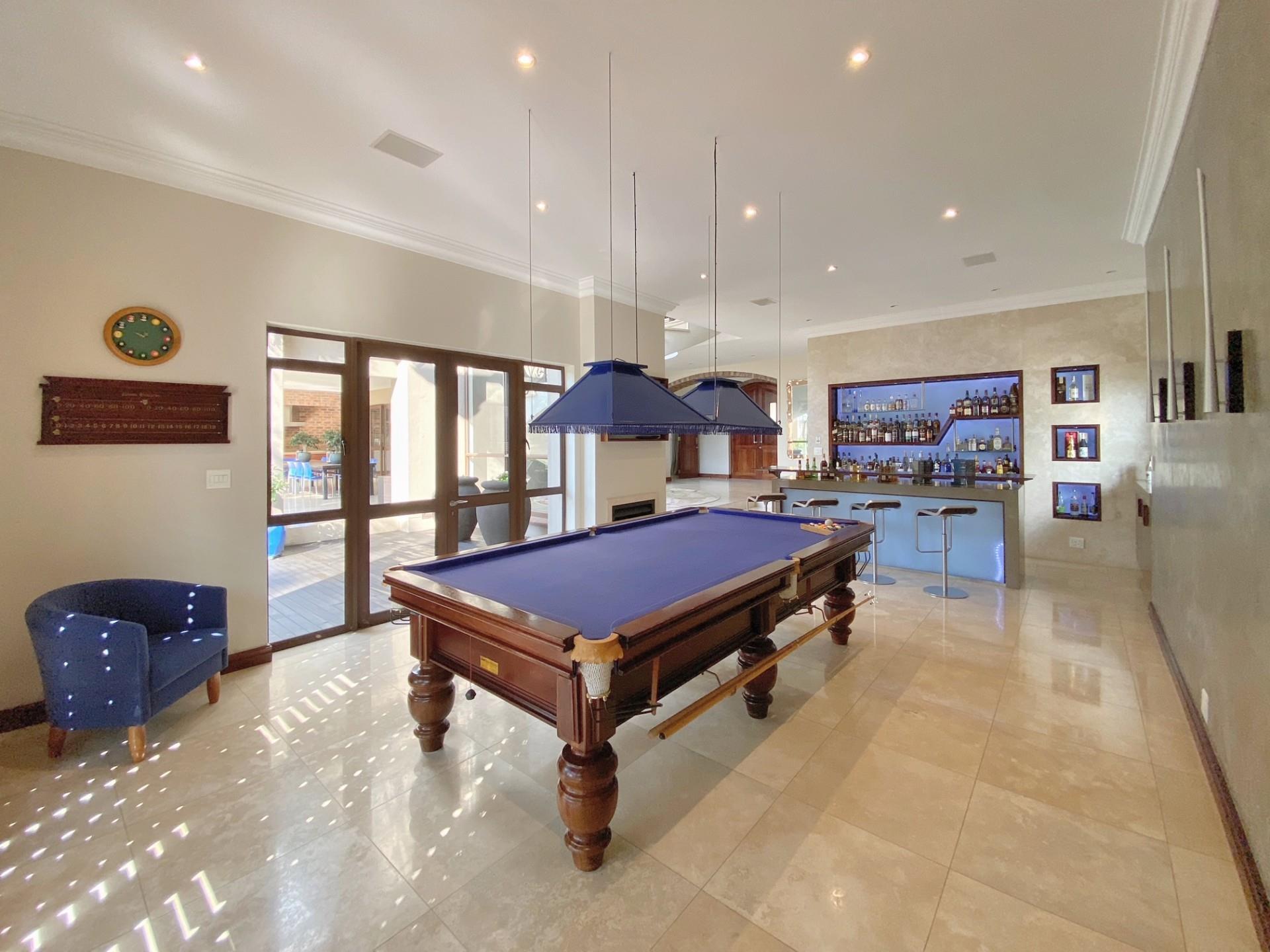 Refined Home Designed for Modern Entertaining — photograph 4