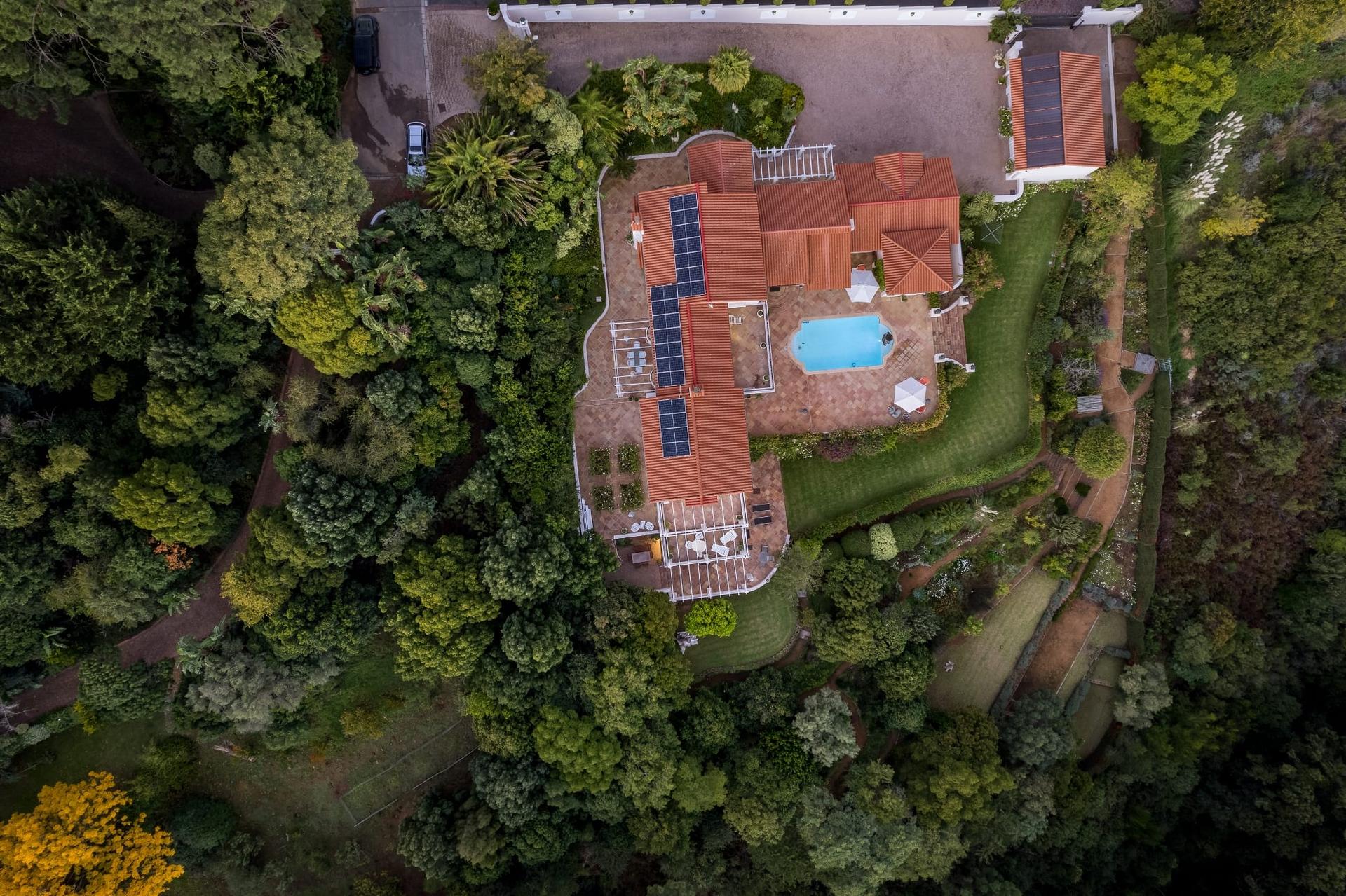 Mediterranean Garden Villa in Spanish Farm — photograph 3