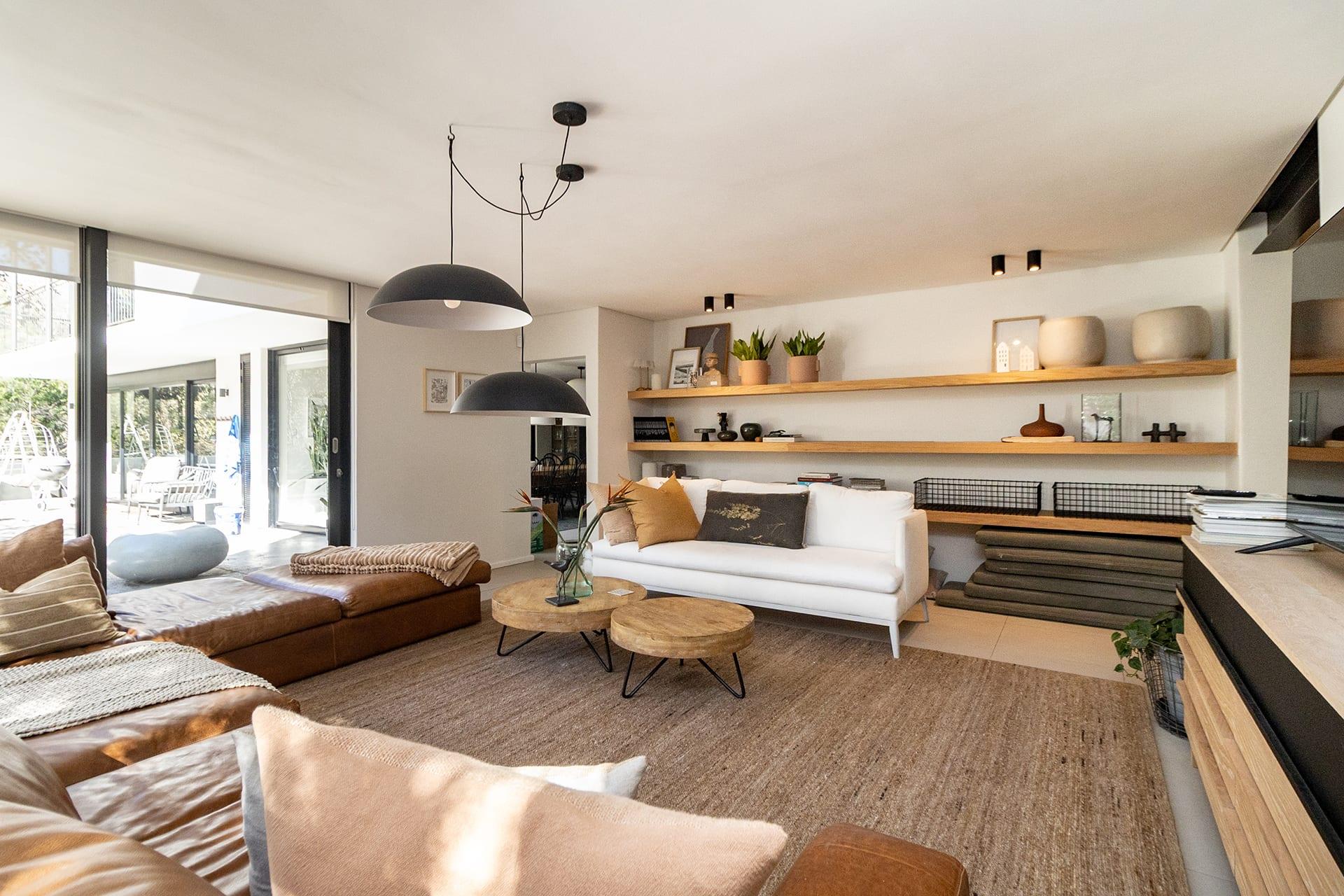 A Private Estate of Earthy Modern Elegance — photograph 3