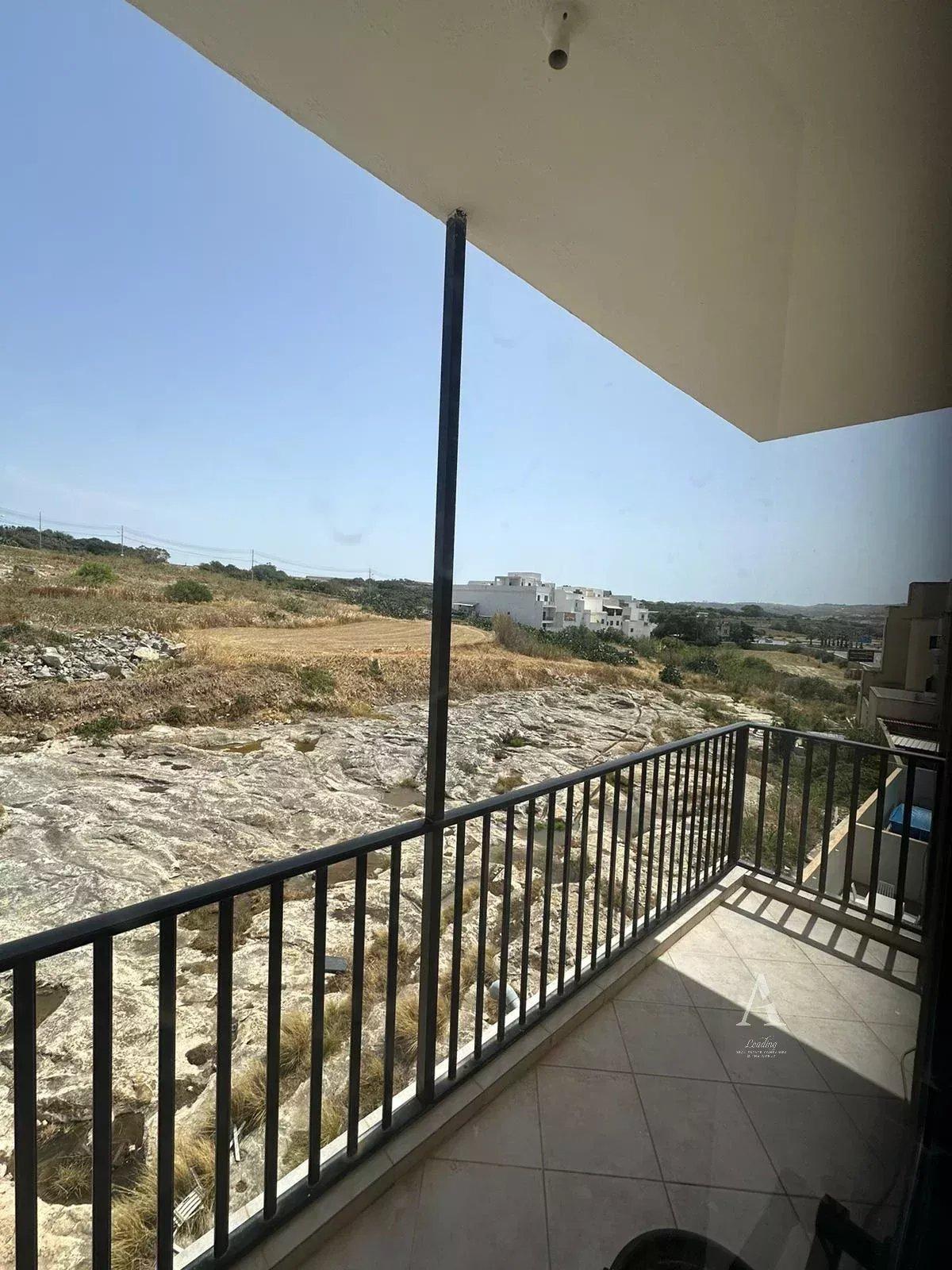 3-Bedroom Apartment in Naxxar — photograph 5