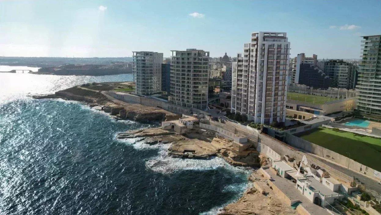 Modern Apartment in Sliema — photograph 4
