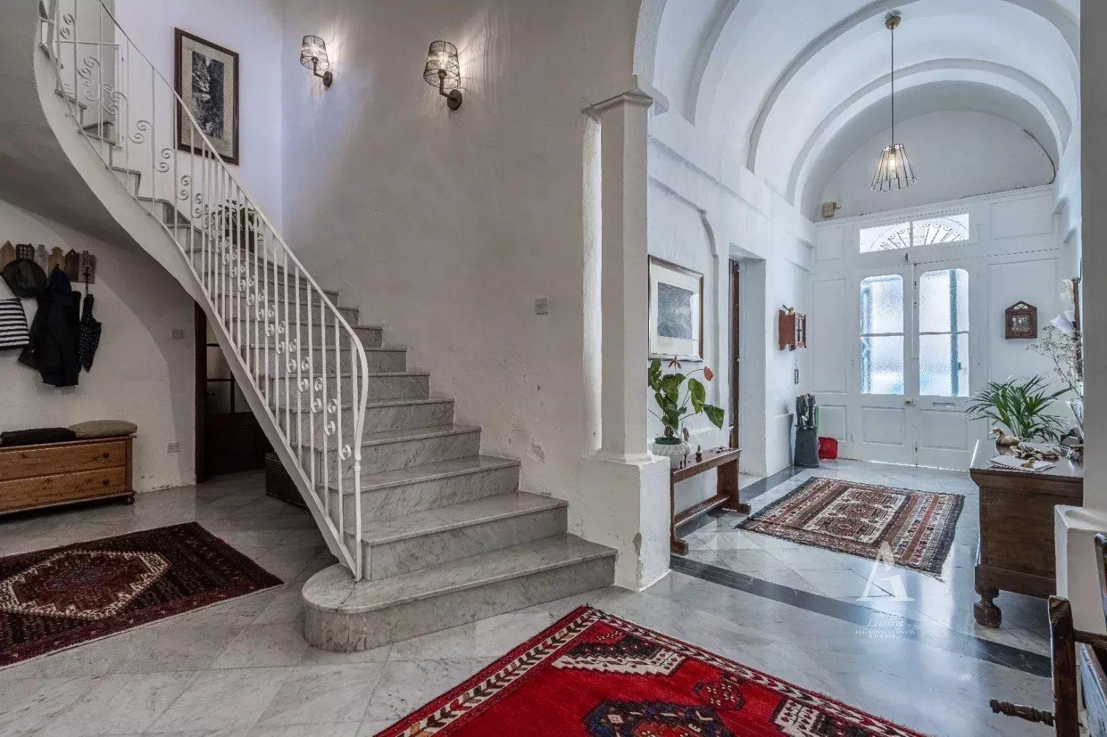 4-Bedroom Townhouse in San Ġiljan — photograph 2